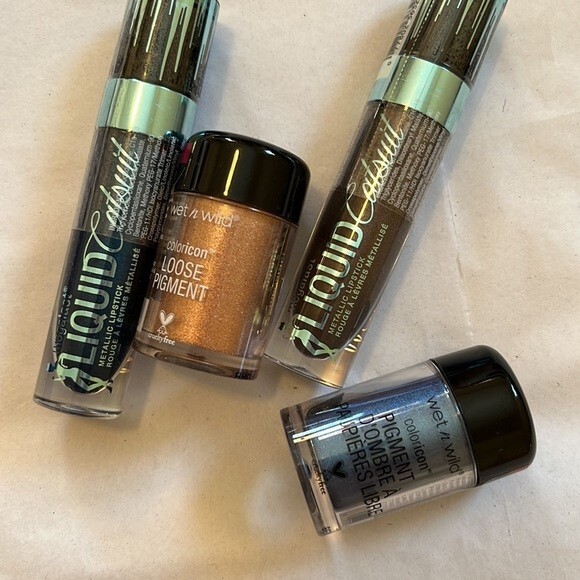 New Wet N Wild Limited Edition Metallic Lipstick & Loose Pigment