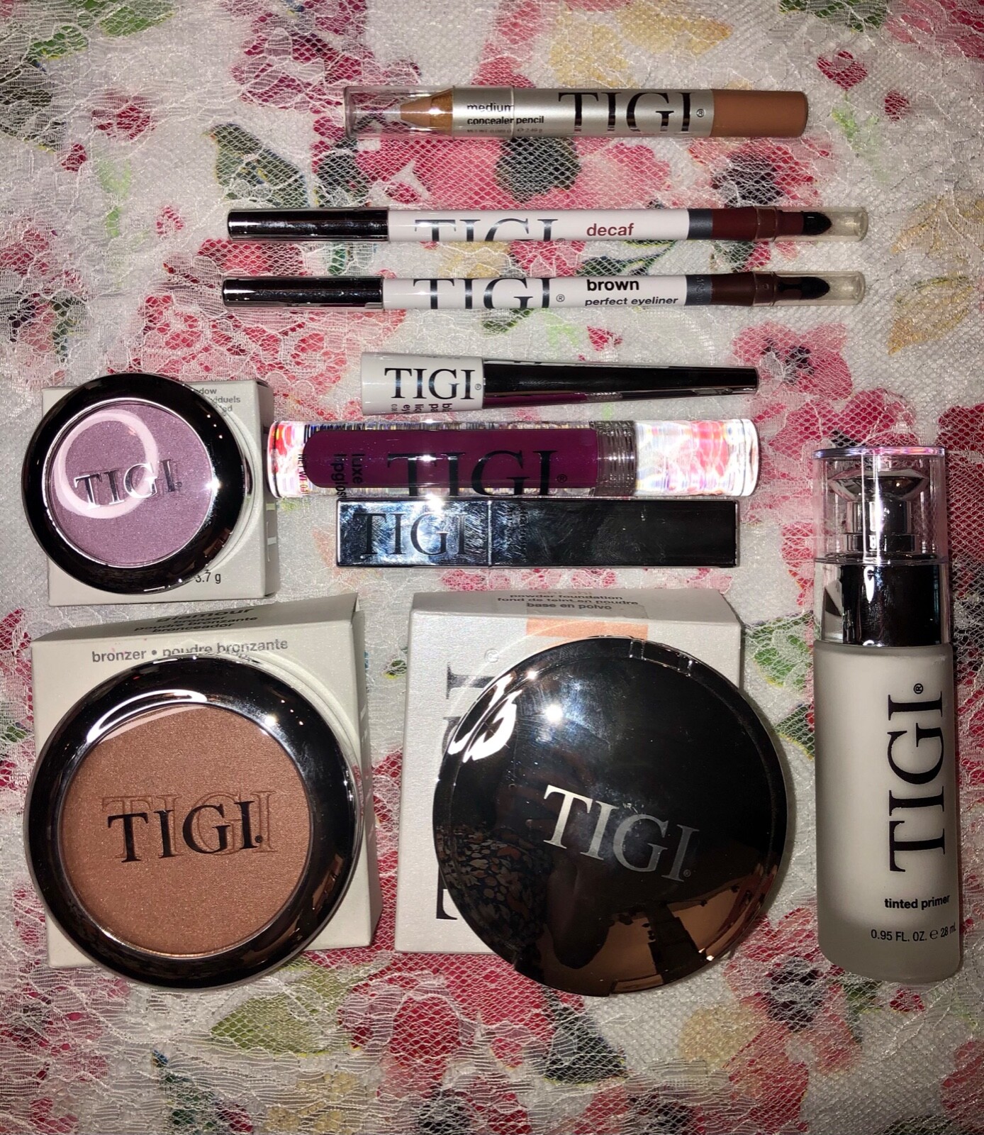 TIGI Assorted Makeup: full size, neutral/ medium, complete kit 