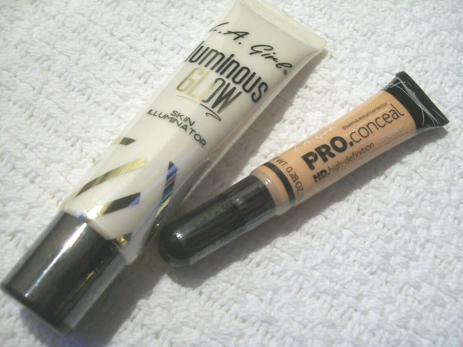 L. A. Girl Lot Luminous Glow Skin Illuminator Pro HD Concealer Creamy Beige Duo