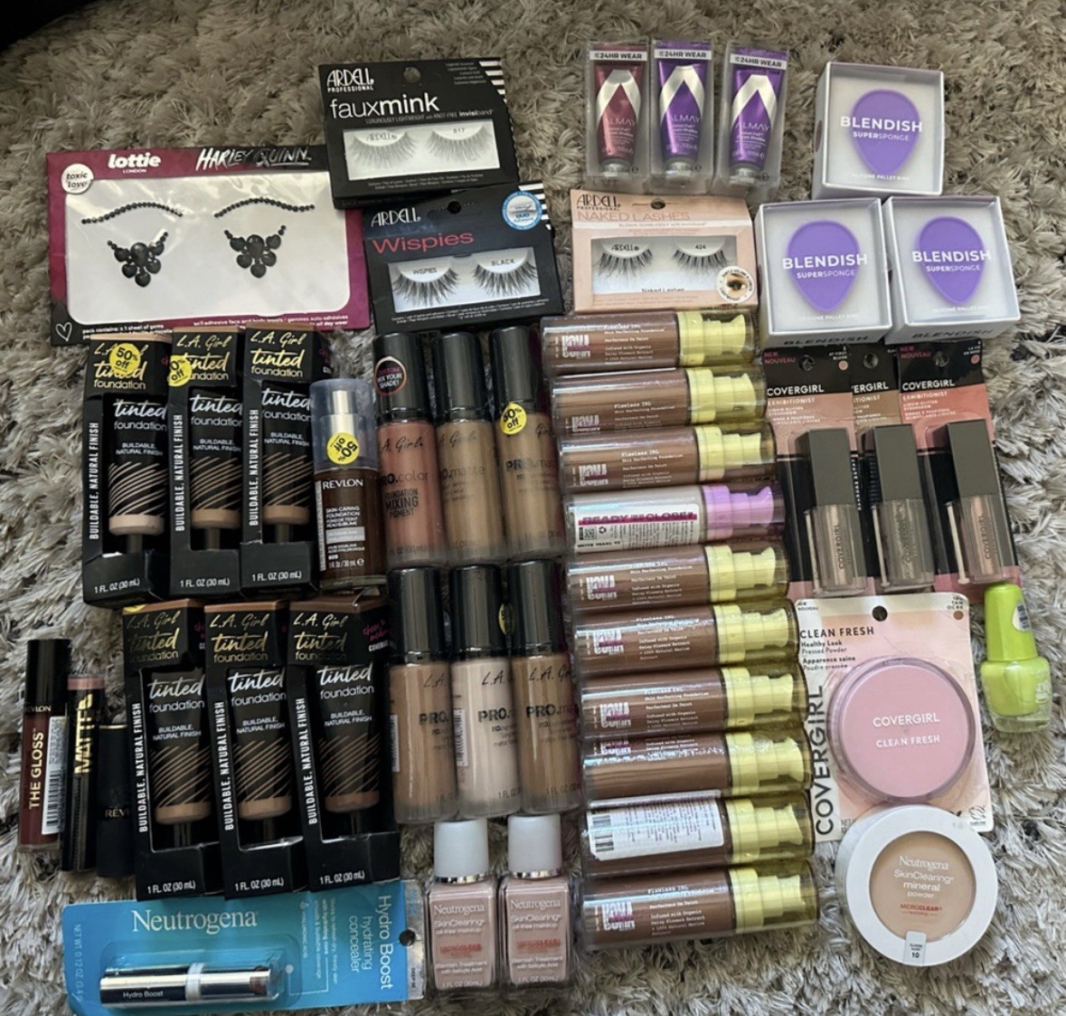 Makeup bundle 45 Items, Brands Include Neutrogena, Covergirl And LA Girl