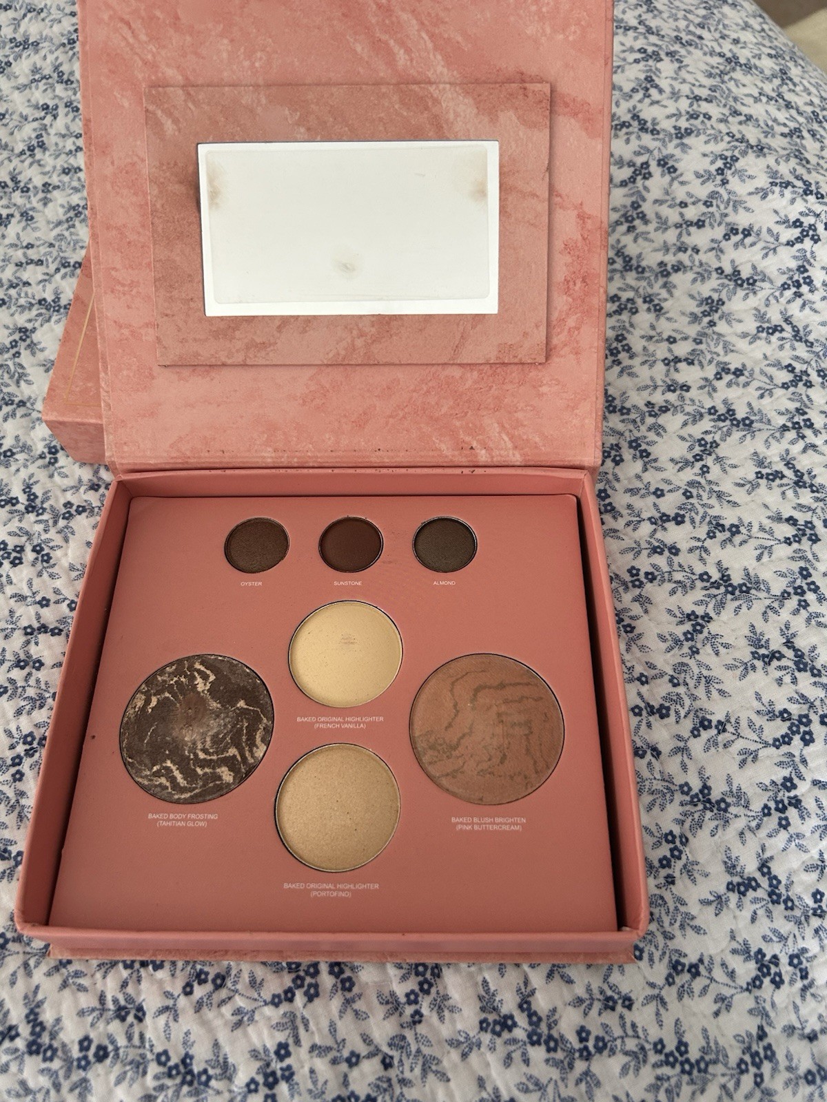 Multifunctional Baked Makeup Pale – Full Size – See Pictures Reduced