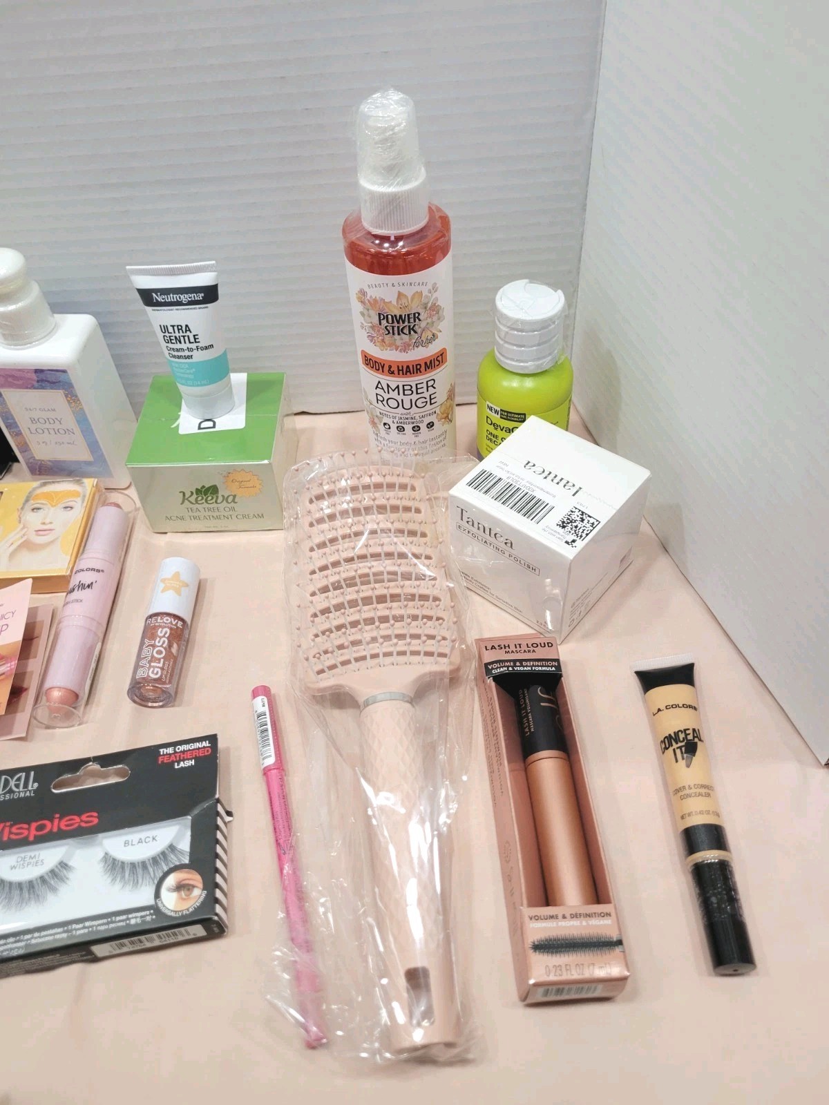 Skin Care & Makeup 25 Piece Beauty Lot (B)