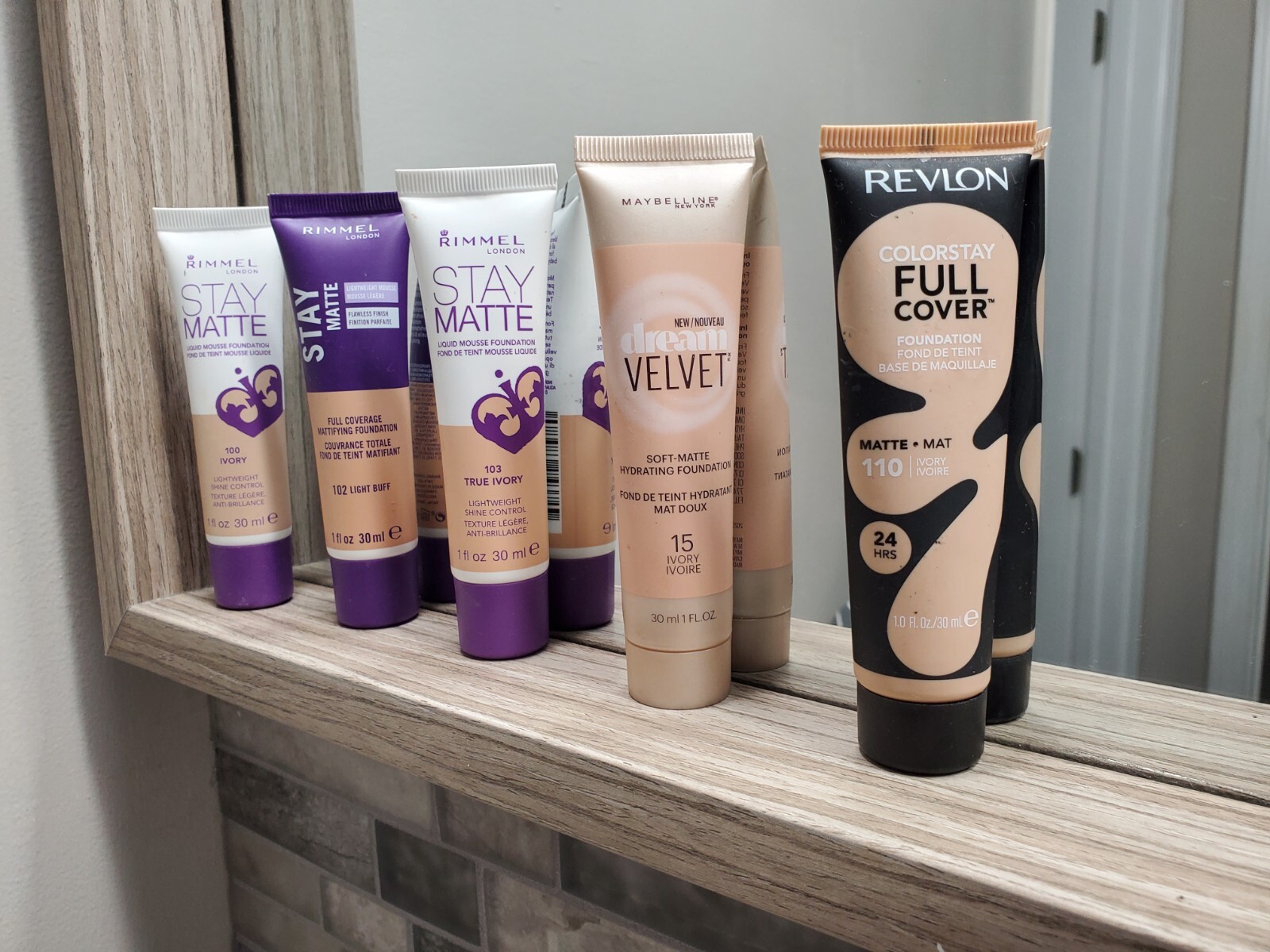 5 PC FOUNDATION LOT-Revlon, Maybelline, Rimmel London IVORY-*FREE Sponge Blender
