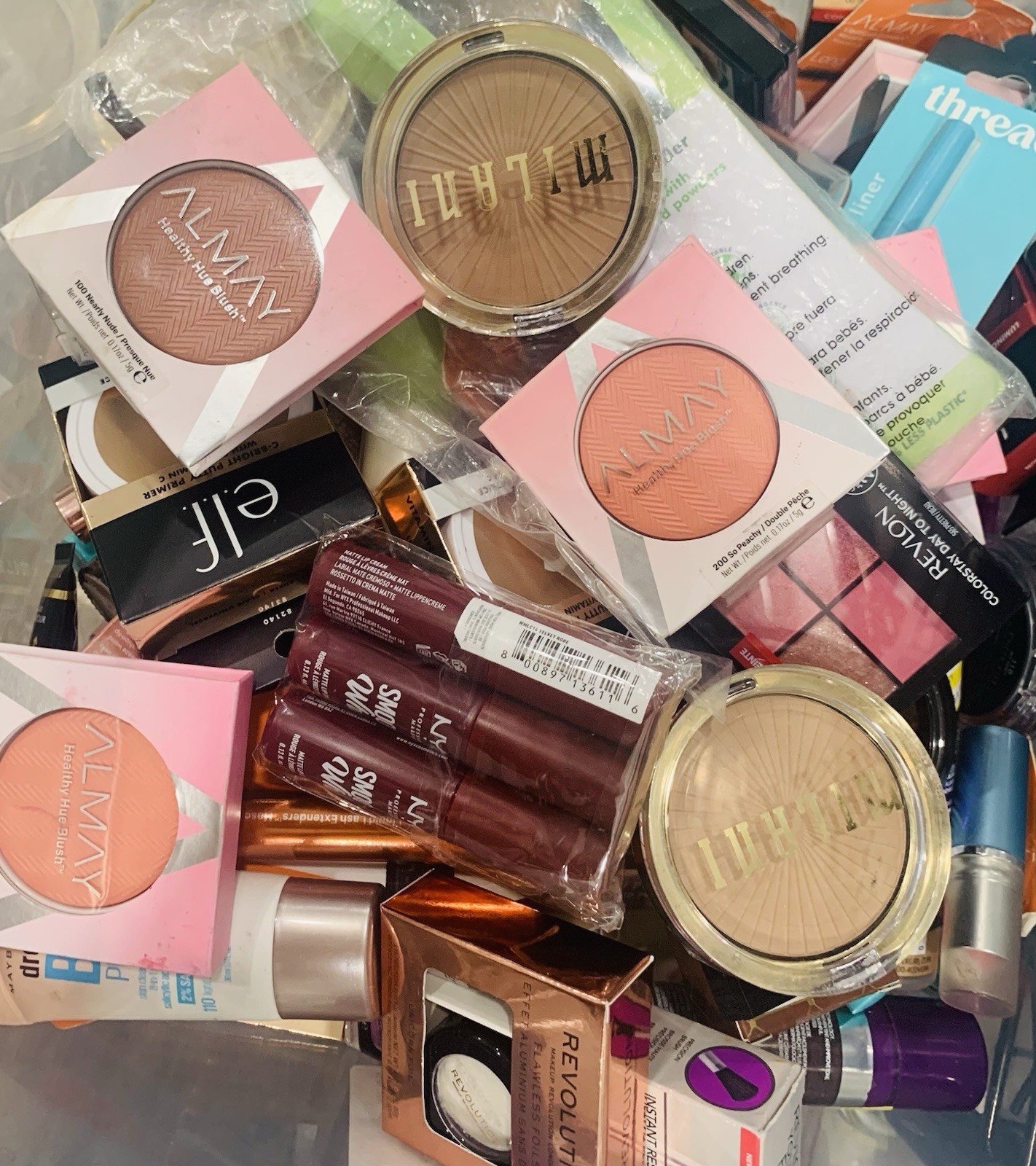 25 Piece Name Brand Mixed Makeup Wholesale CoverGirl, Maybelline, L’Oreal, Etc