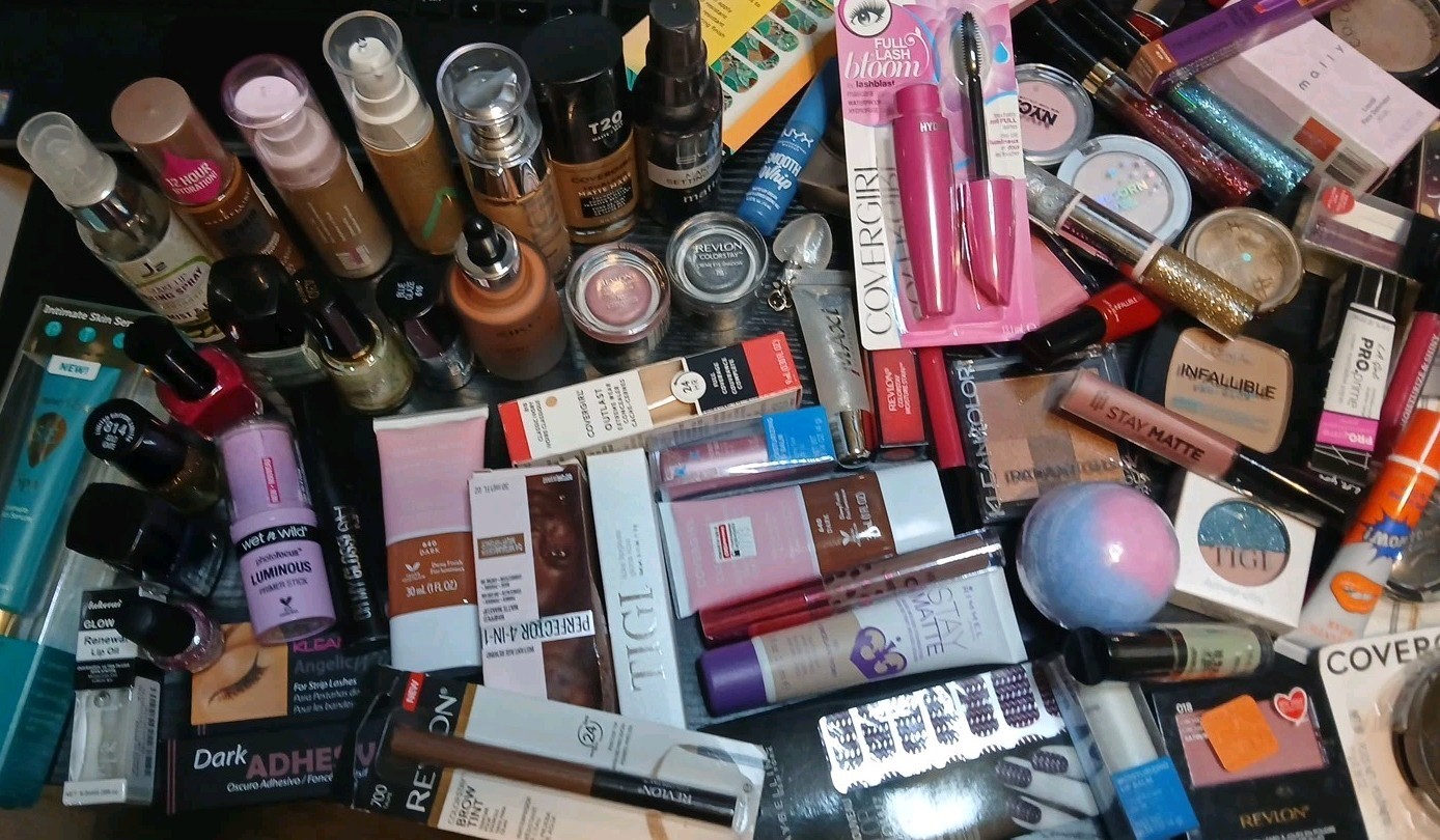 50 Piece Mixed Makeup Lot: Revlon Almay Covergirl ELF NYX Loreal READ