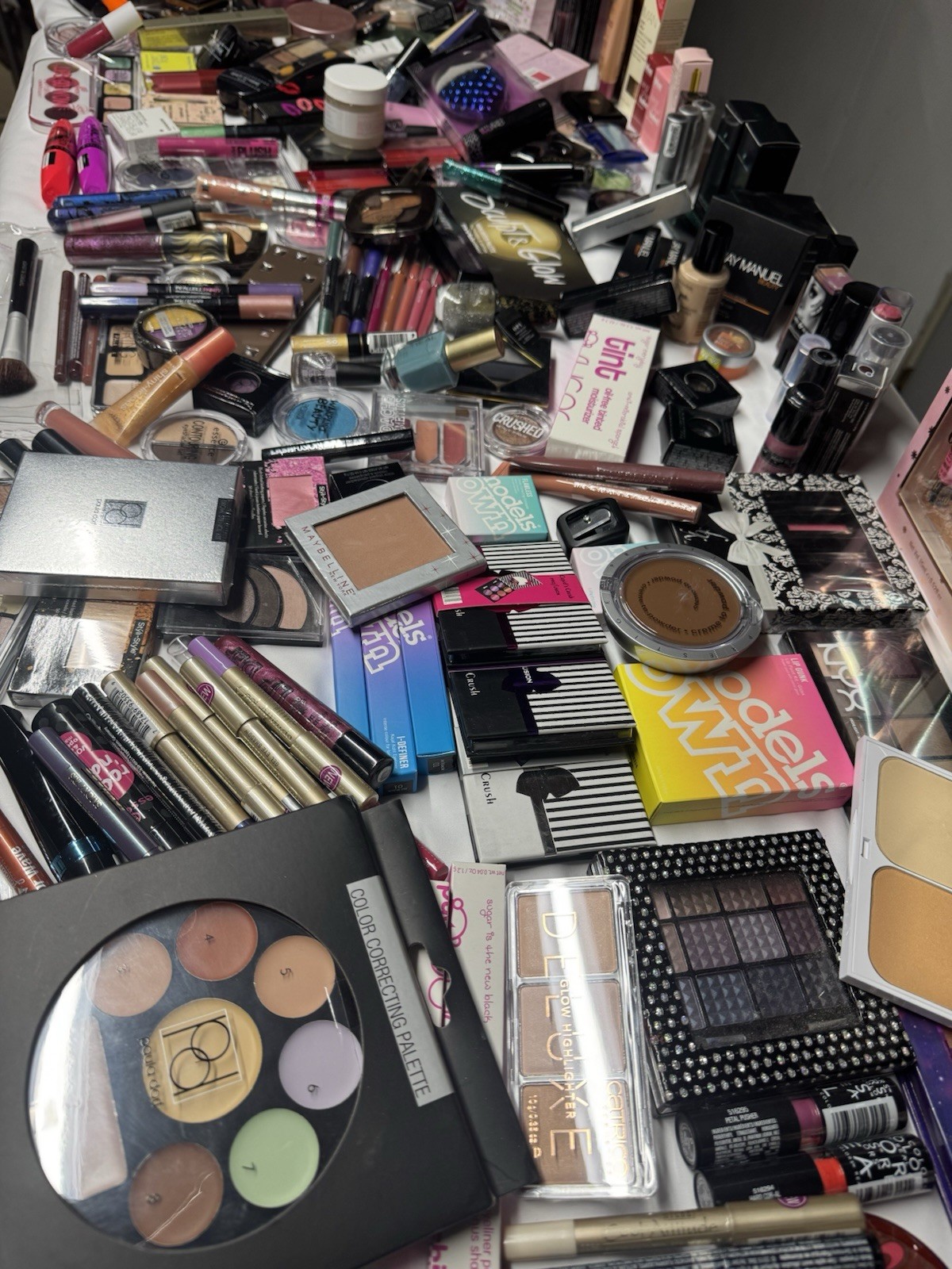 Lot 100 Pc Makeup/Tools Wholesale CoverGirl Maybelline L’Oreal Wet N Wild Read