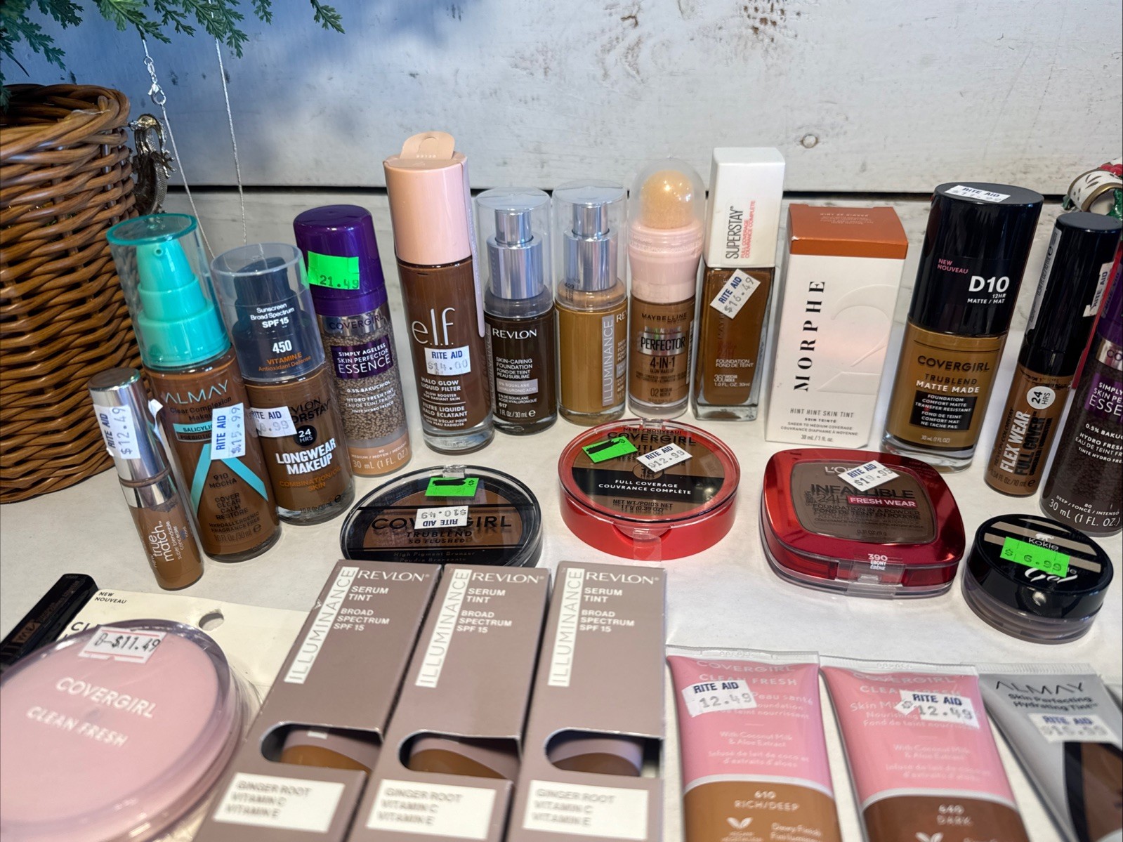 40 piece Wholesale Makeup Lot Covergirl L’OREAL Revlon Maybelline Almay & More!