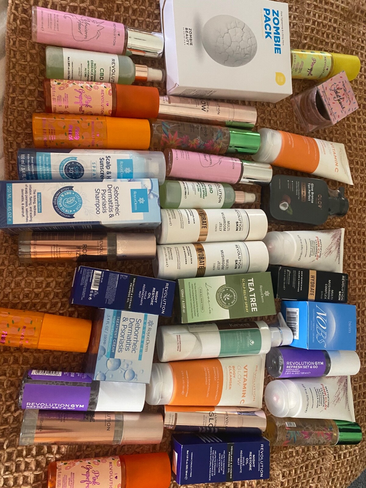 PREMIUM high end MAKEUP, BEAUTY and SKINCARE MIXED lot ( 5 pieces )