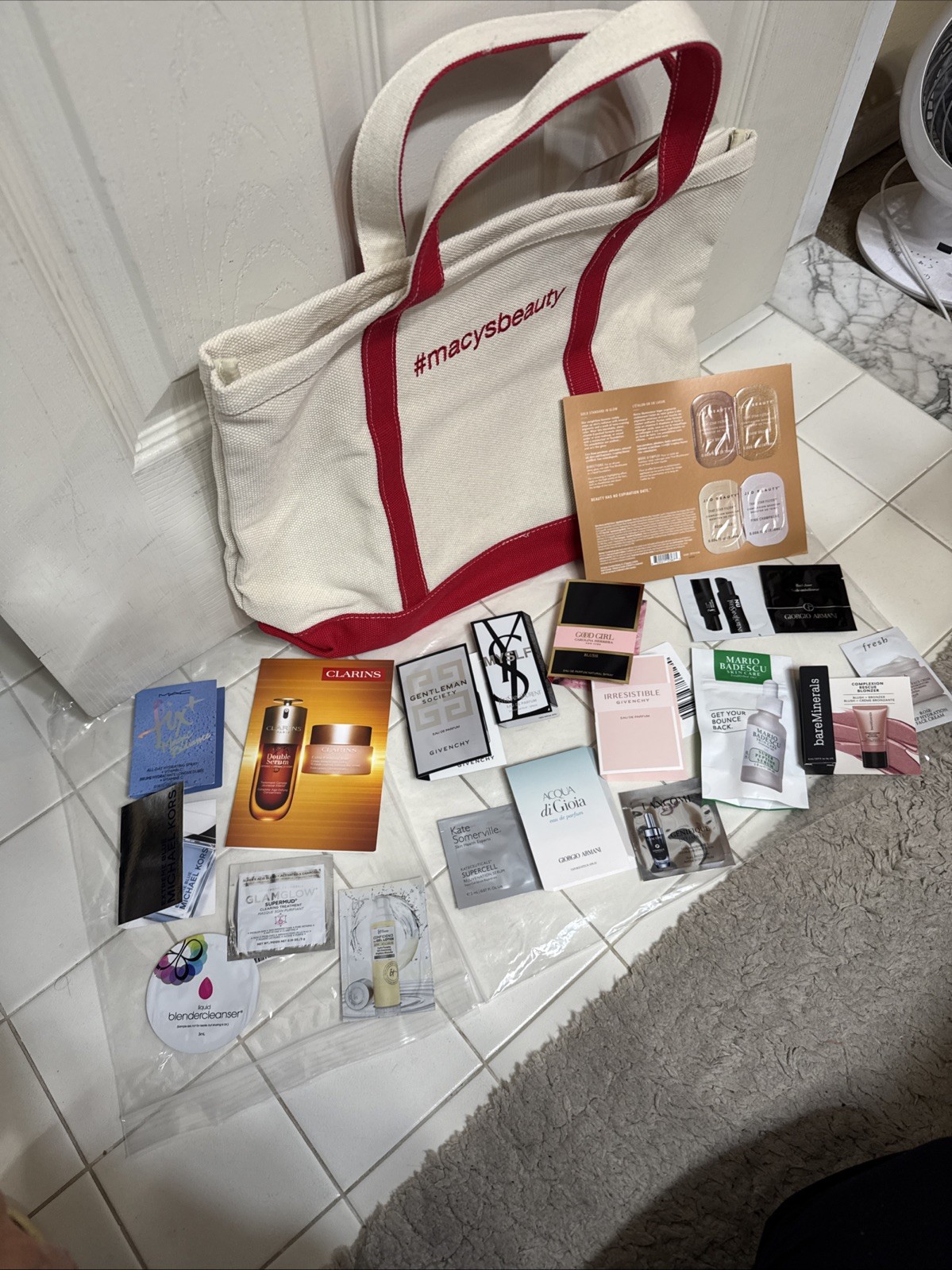 Macys 21pc Beauty Tote & Mixed Travel/Sample Set. NEW!