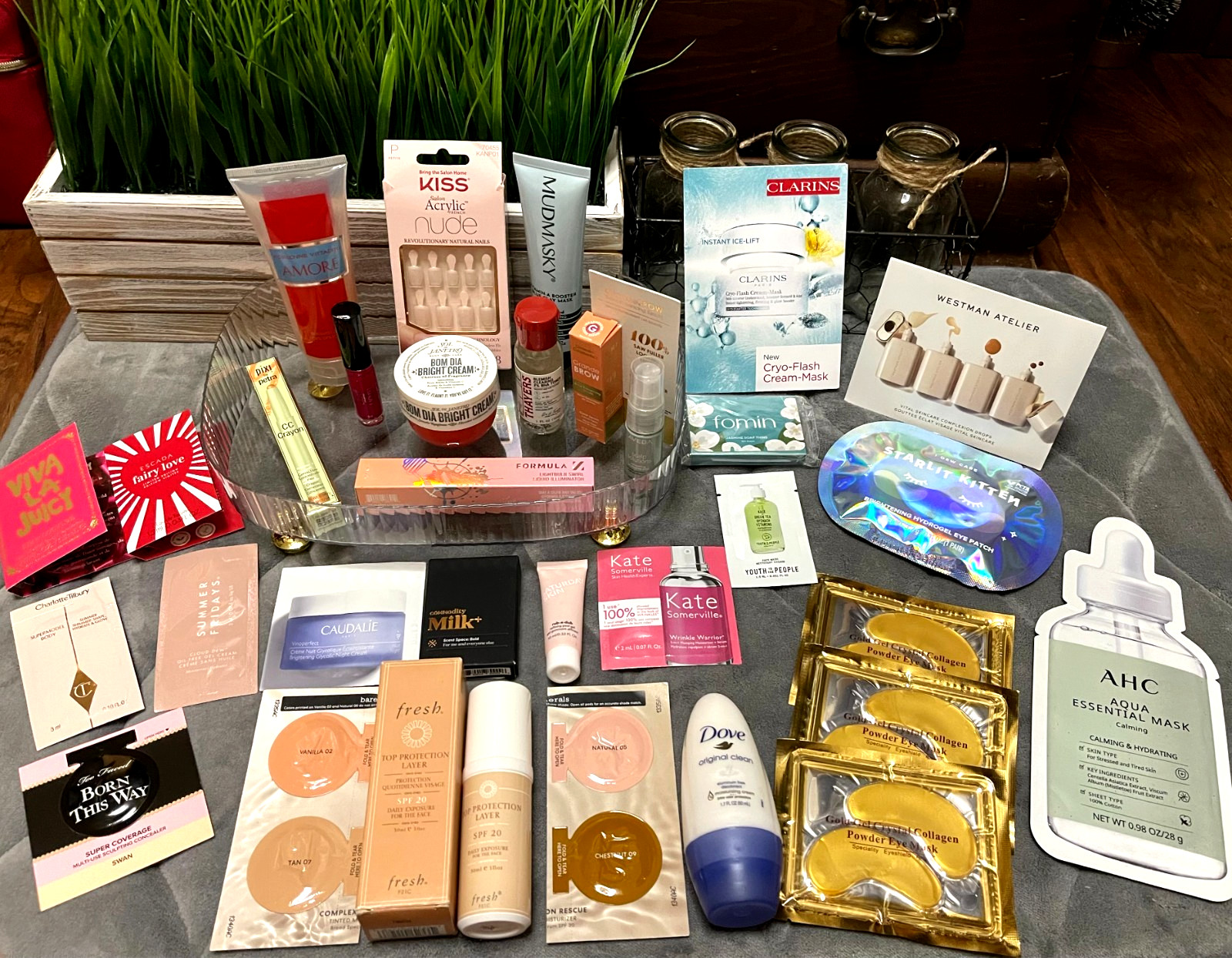 Ladies 30pc. Upscale Beauty & Skincare Lot with Fragrances Too! And Goodie Bag!