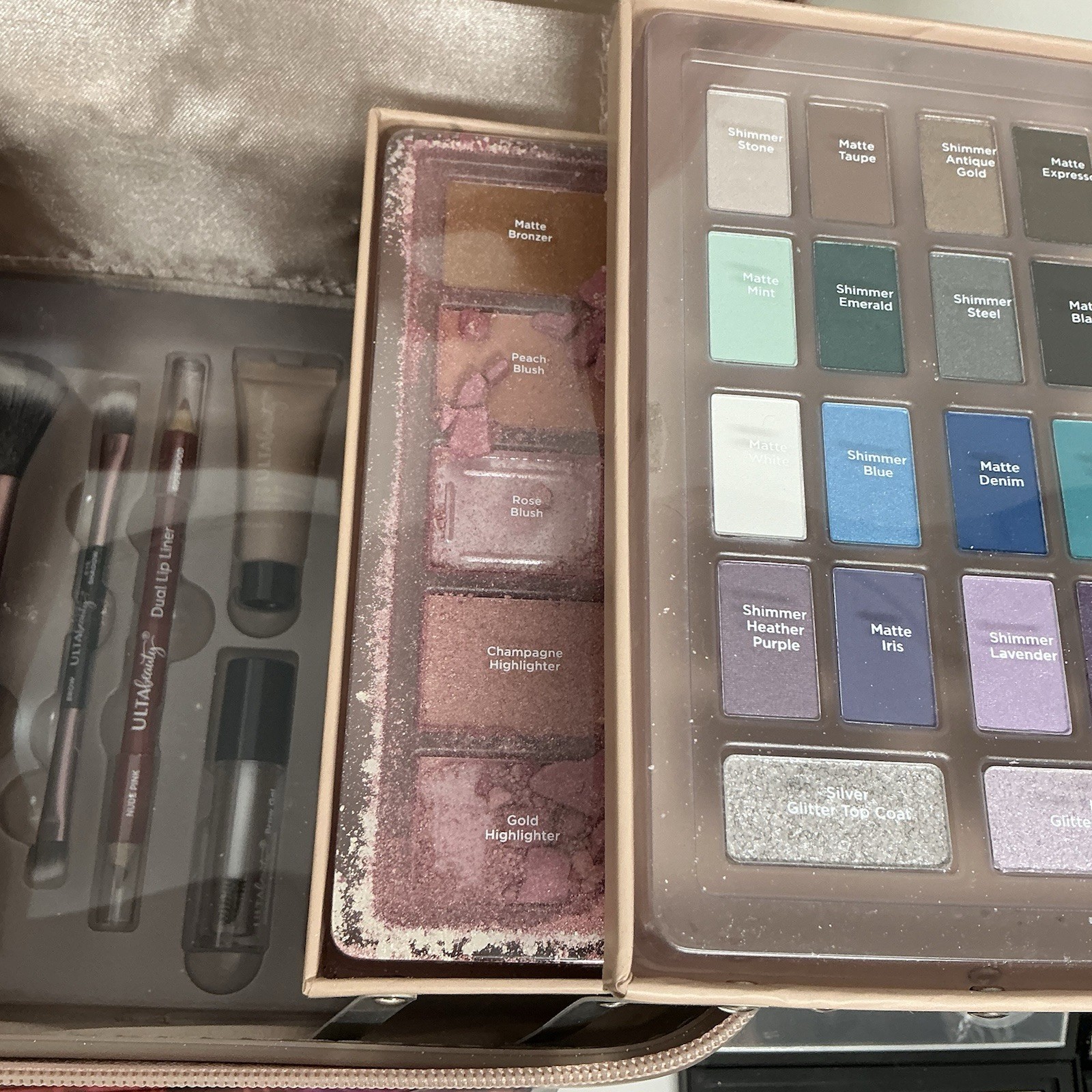 Premium Makeup Case Set Eyeshadow Palettes Kit Spray Jewelry Bundle