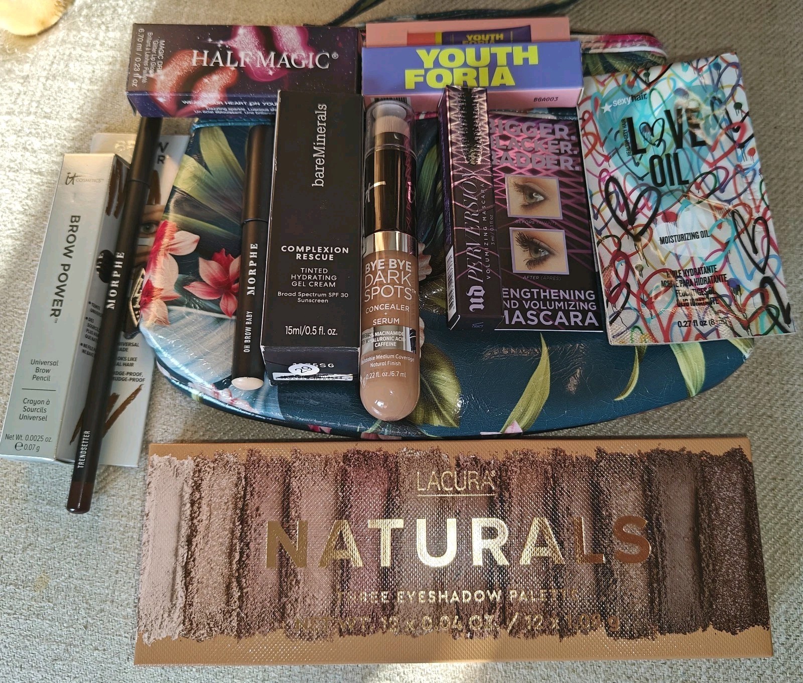 Beauty Bundle Feat: Bare Minerals, Morphe, UD, IT Cosmetics, Half Magic ++
