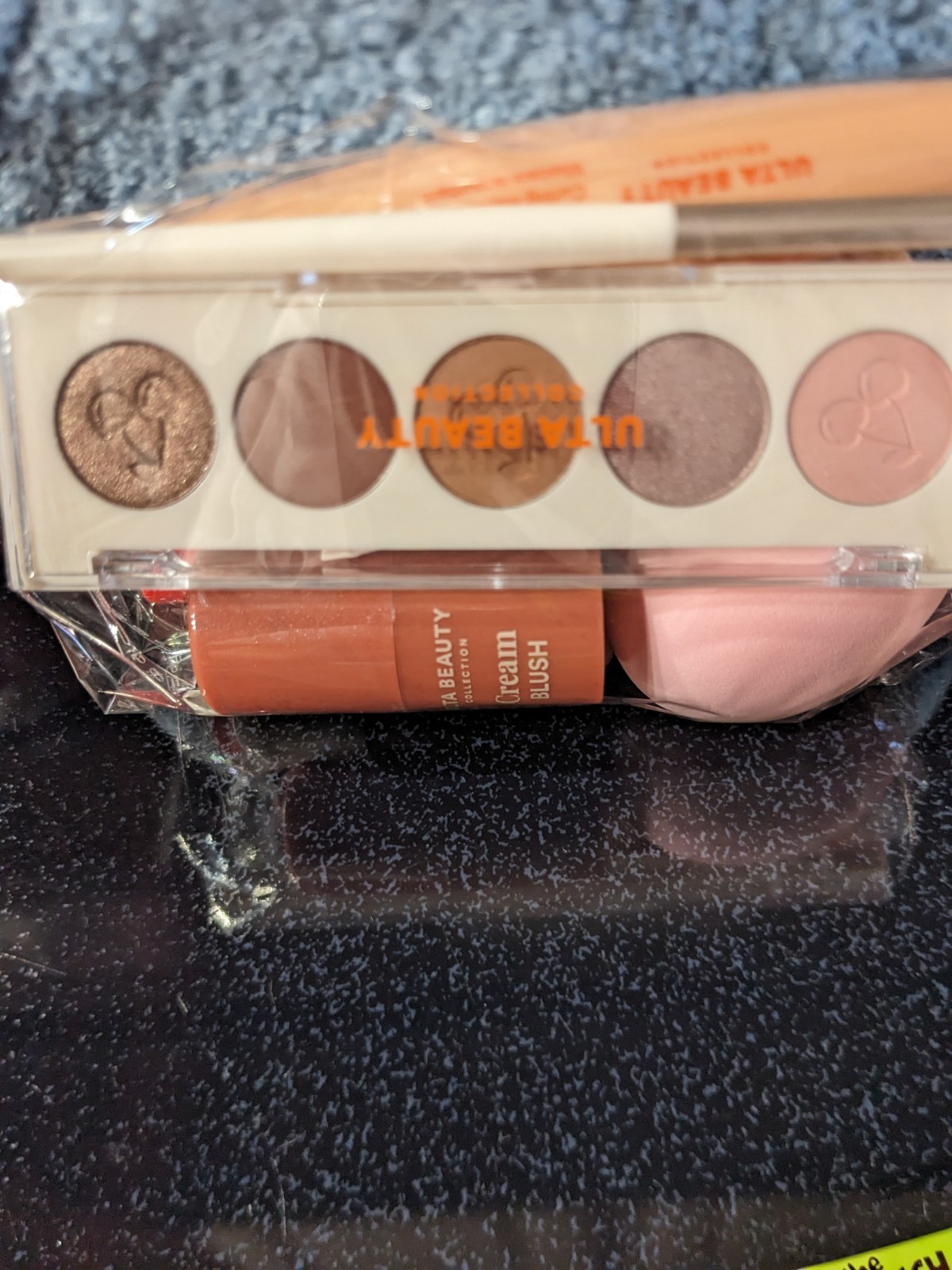 Mixed Beauty Bag Ulta & Sephora Eye Shadow, Grinch’s Highlighter, Sephora Brush