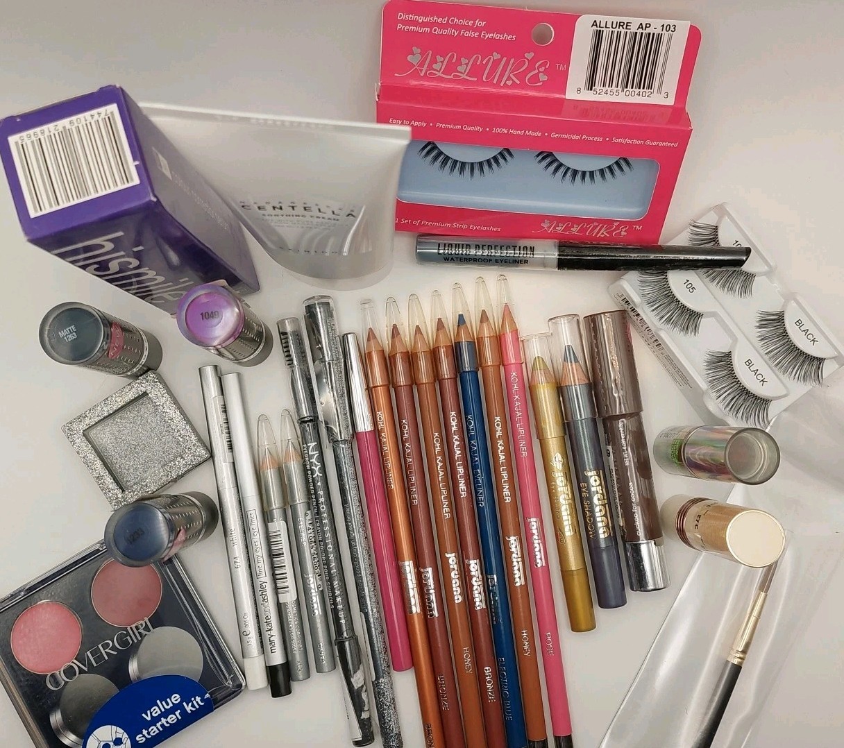 30 Piece Mixed Makeup & Personal Care Bundle – New