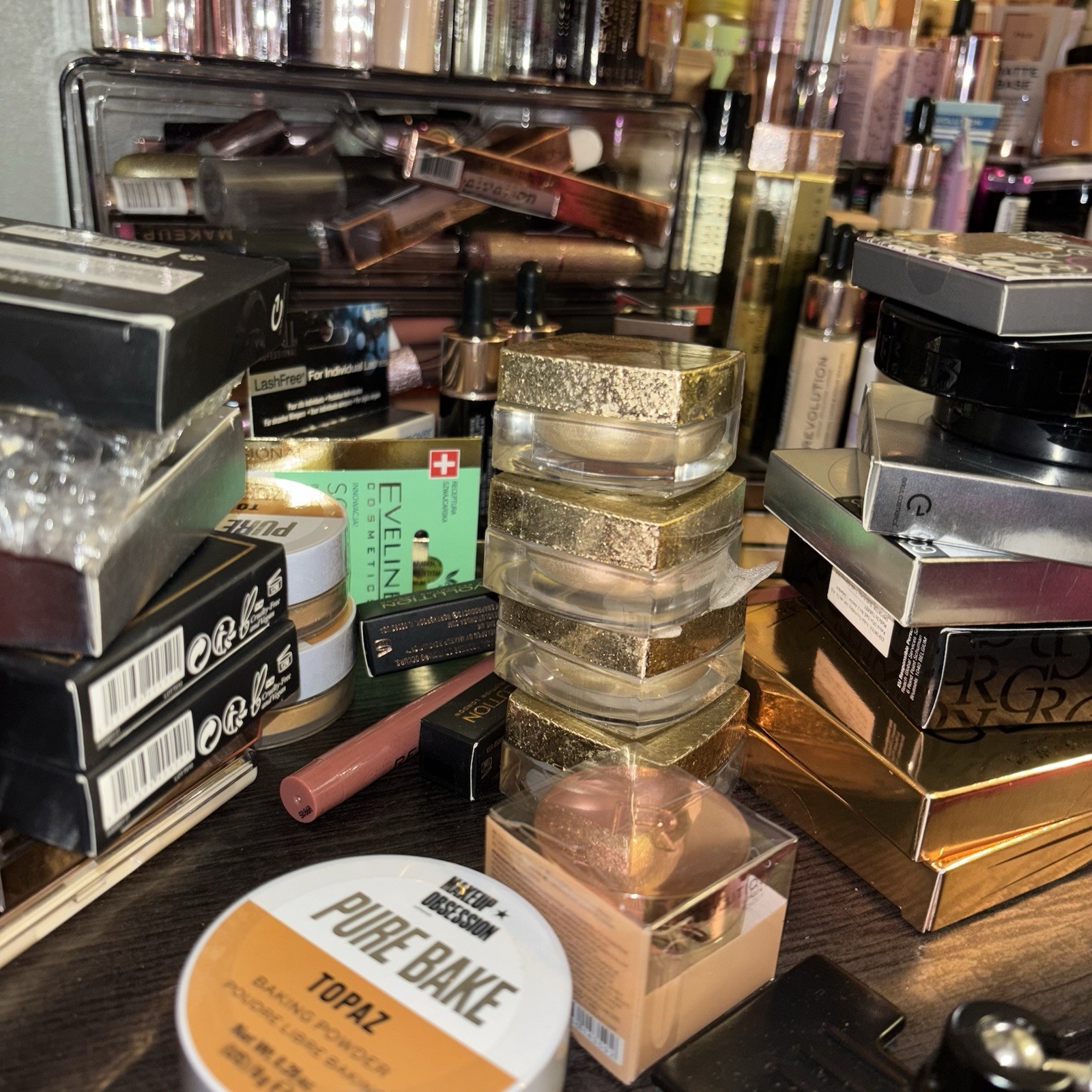 Mystery Beauty Box – 60 Brand New Items – Makeup, Skincare & More!