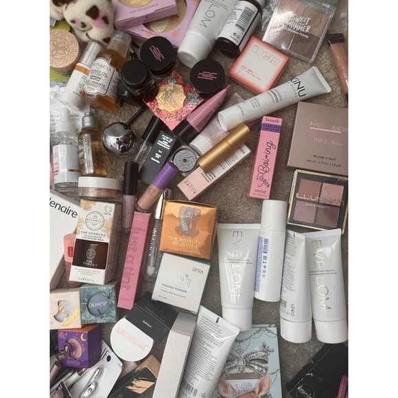 Name Brands 25‑Pc Makeup Lot Full‑Size Palette Lipstick Skin Hair 11 + Full Size