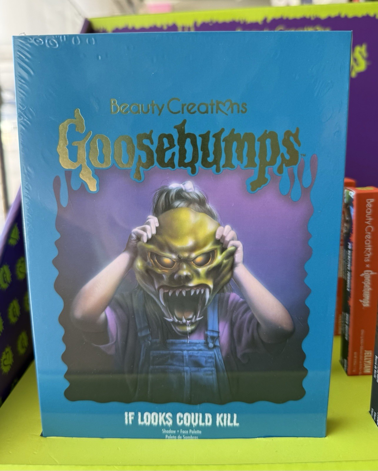 Beauty Creations – Goosebumps Shelf Display With Makeup