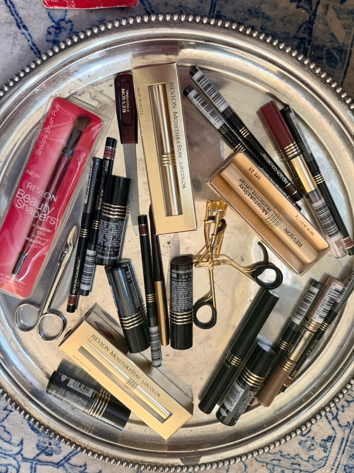 REVLON Cosmetics Makeup Implements Beauty Lot 25 Pieces Unused