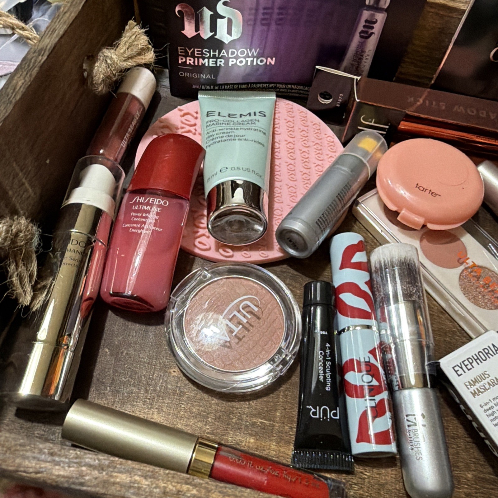 Lot 20 Deluxe / Travel Size Hair,Skin Care, Makeup Beauty Product Samples Bag LL