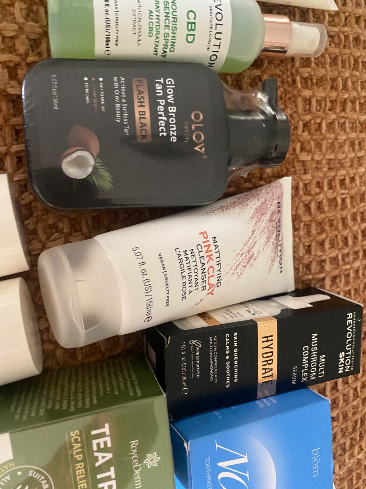 PREMIUM high end MAKEUP, BEAUTY and SKINCARE MIXED lot ( 5 pieces )