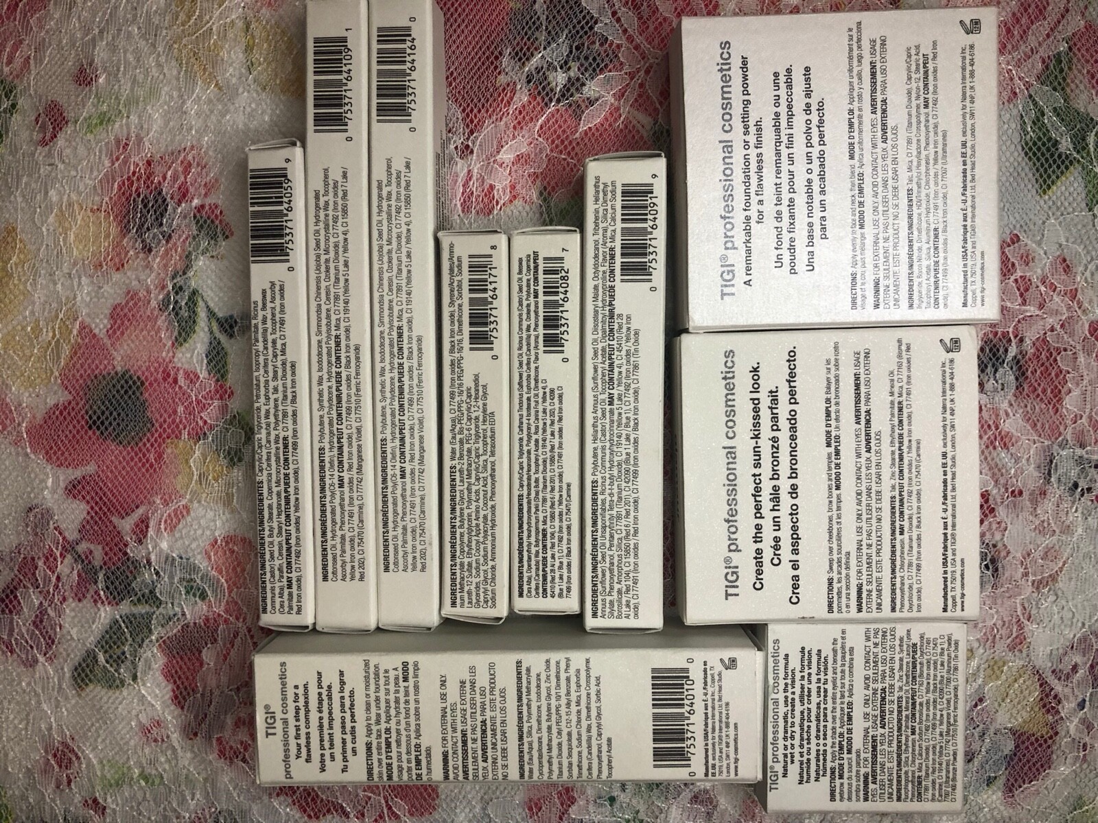 TIGI Assorted Makeup: full size, neutral/ medium, complete kit 