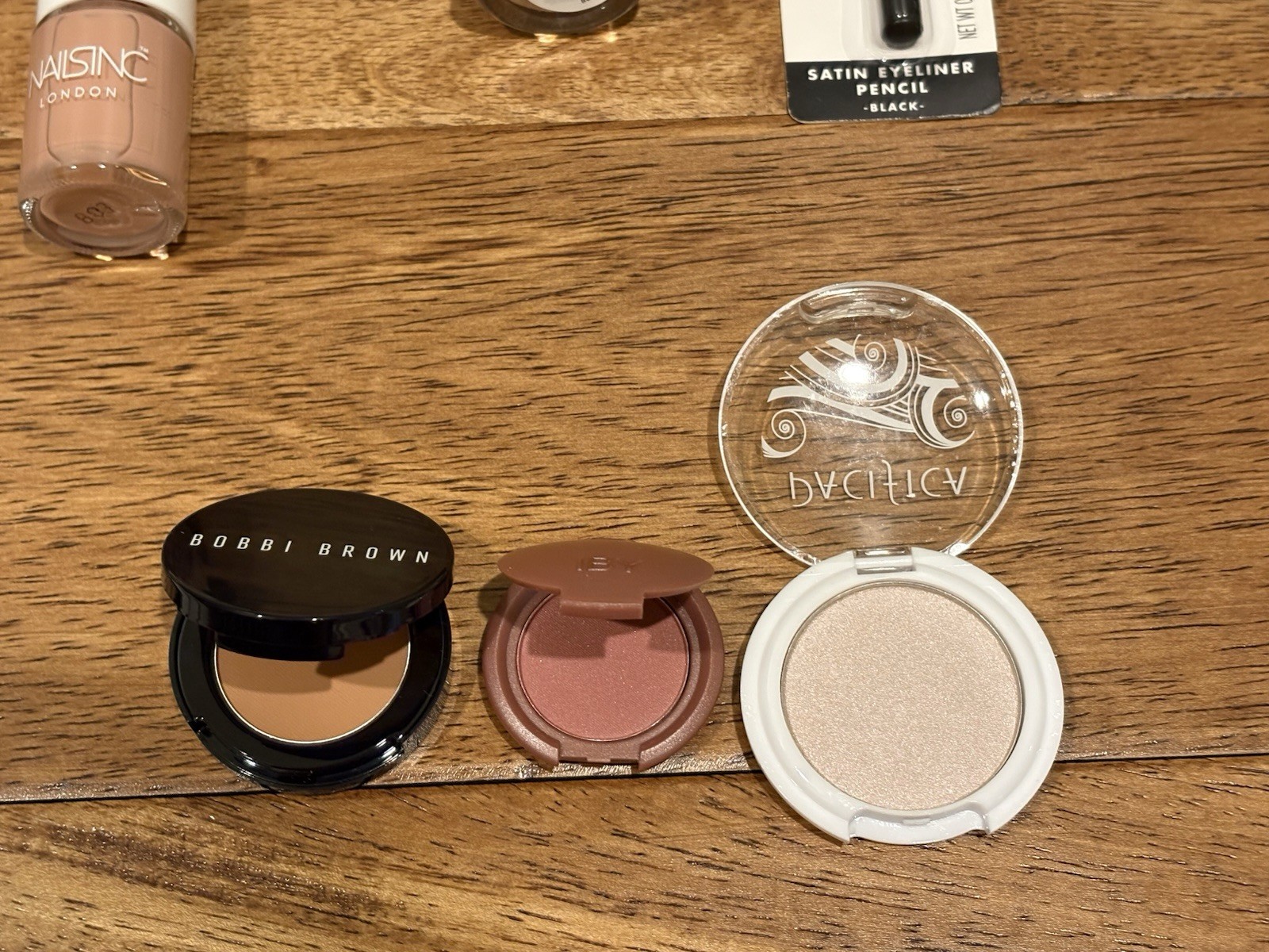 20pc Mixed Beauty Lot New Essie, Bobbie Brown, Elf, Milani, L’Oréal And More