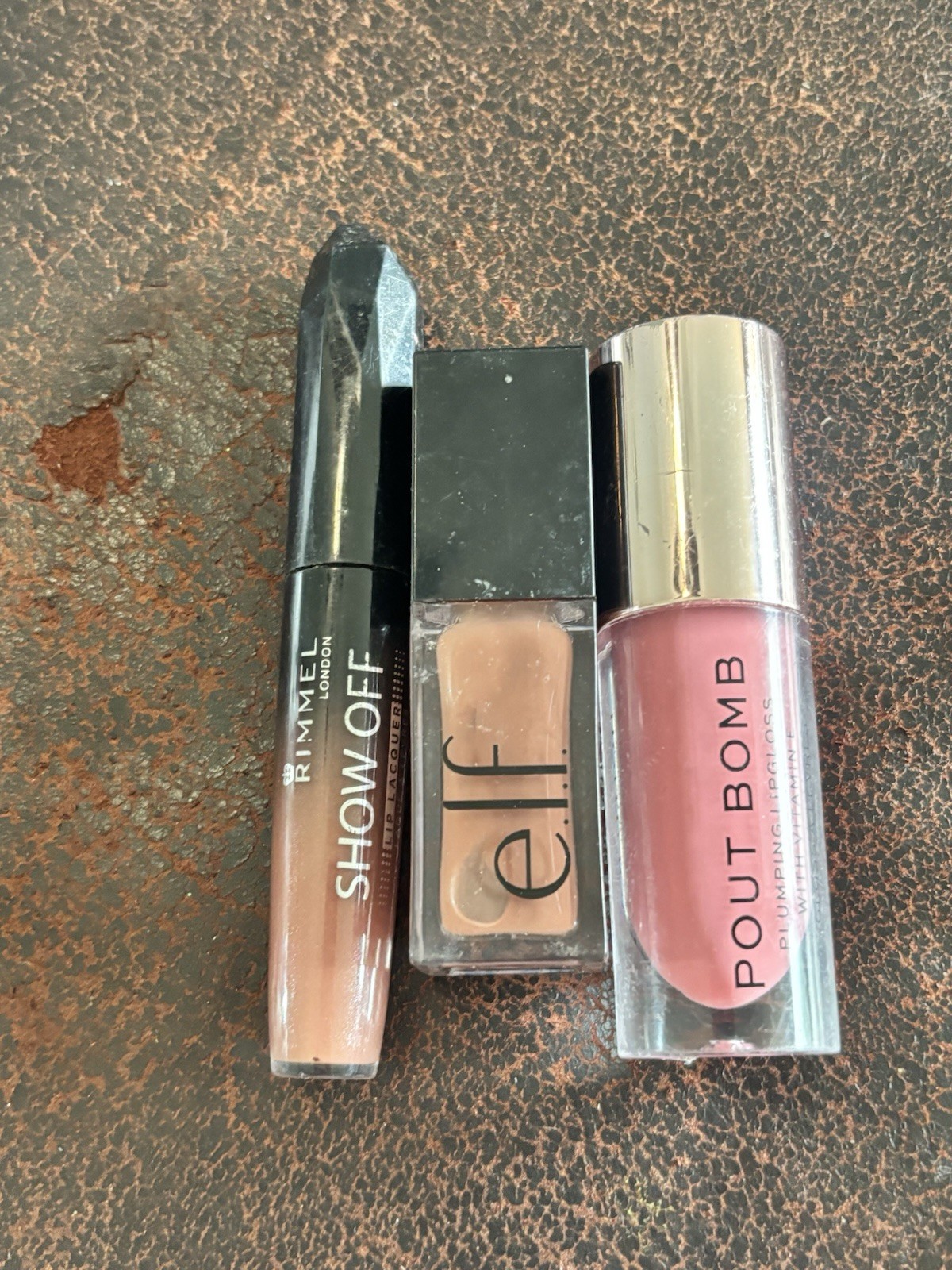 Assorted Lot of 6 Lip Makeup Full Size, 2nd pic lipsticks opneded