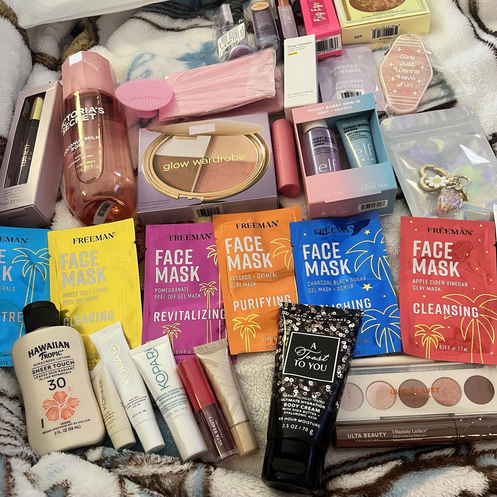 Brand New 35 Piece Beauty/Skincare Bundle w/ 7 Full Size Prestige Brand Products