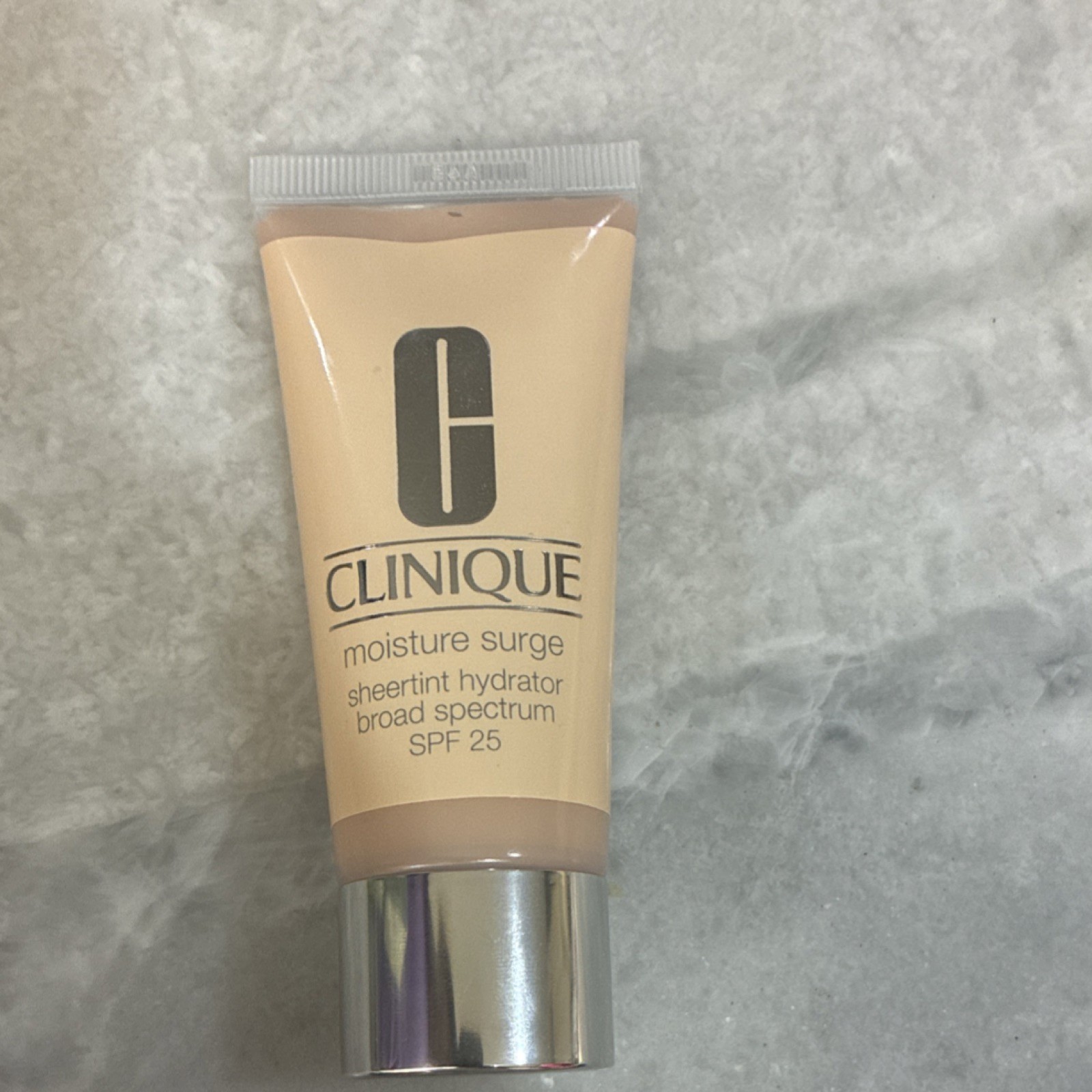 Clinique Full Size Makeup/Skincare Lot Moisture Surge + Redness Solutions SPF 15
