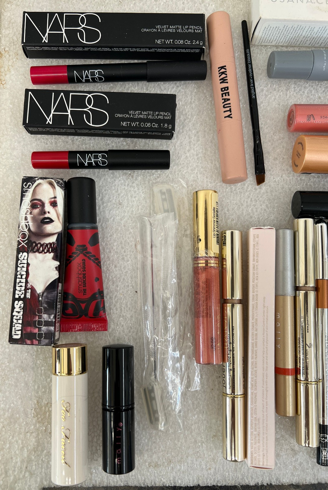Mixed MAKEUP BEAUTY Bundle Lot of 18 PCS Full Size
