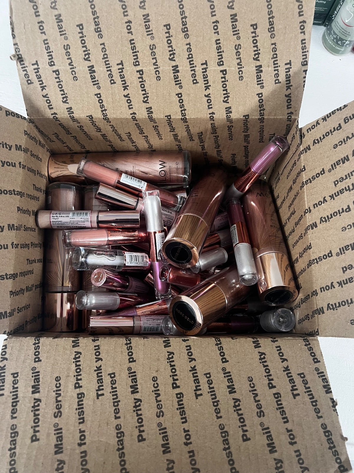makeup lot wholesale-revolution MSRP$650