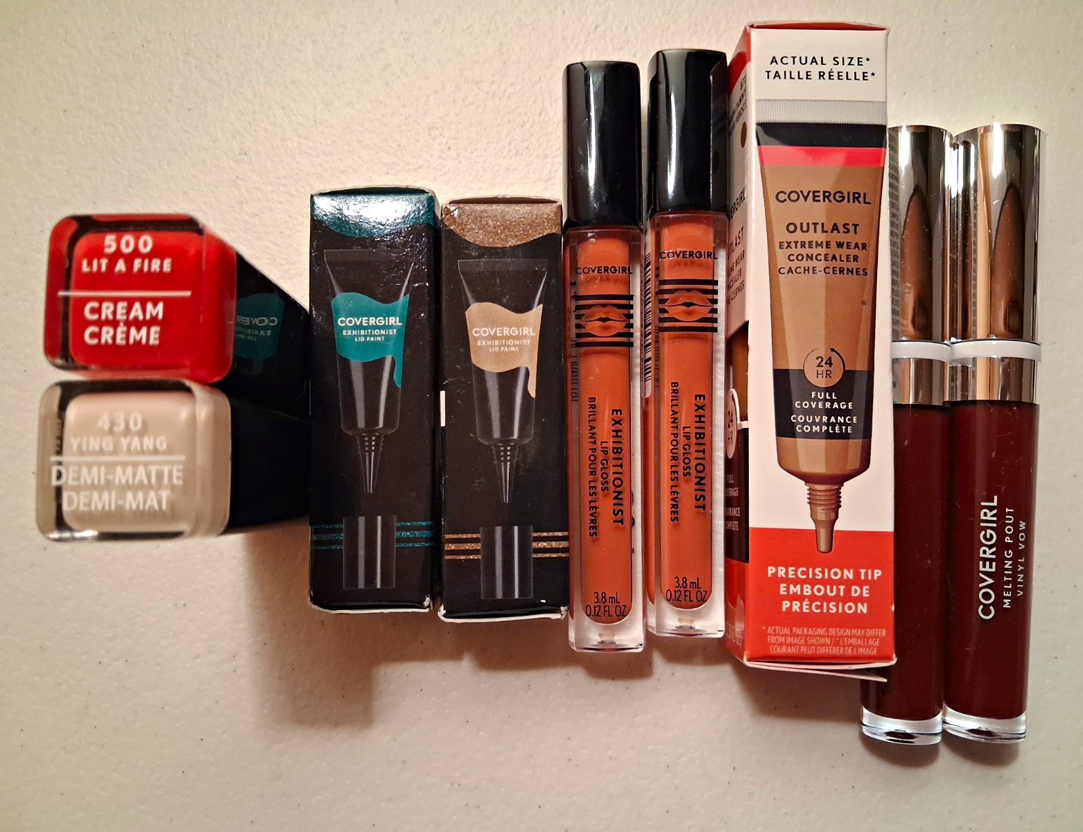 COVERGIRL Makeup Lot: Outlast 24HR Concealer + Exhibitionist Lips, Melting Pout