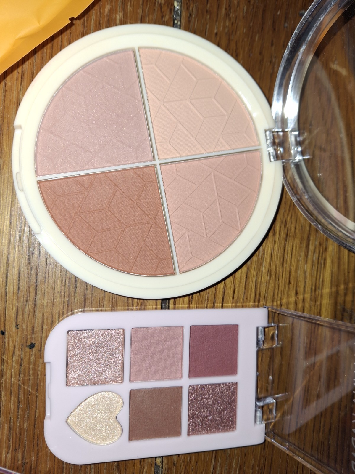 Mixed Brands Makeup Lot: mistify mango Hydrating Sanitizer, L’Oréal Gloss, YENSA