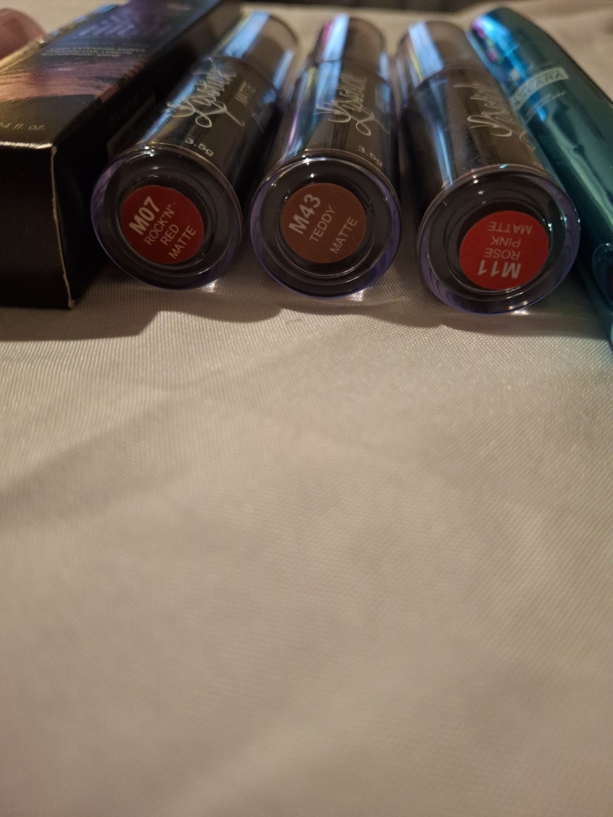 Makeup Lot- 12 Pieces- Face, Eyes, Lips