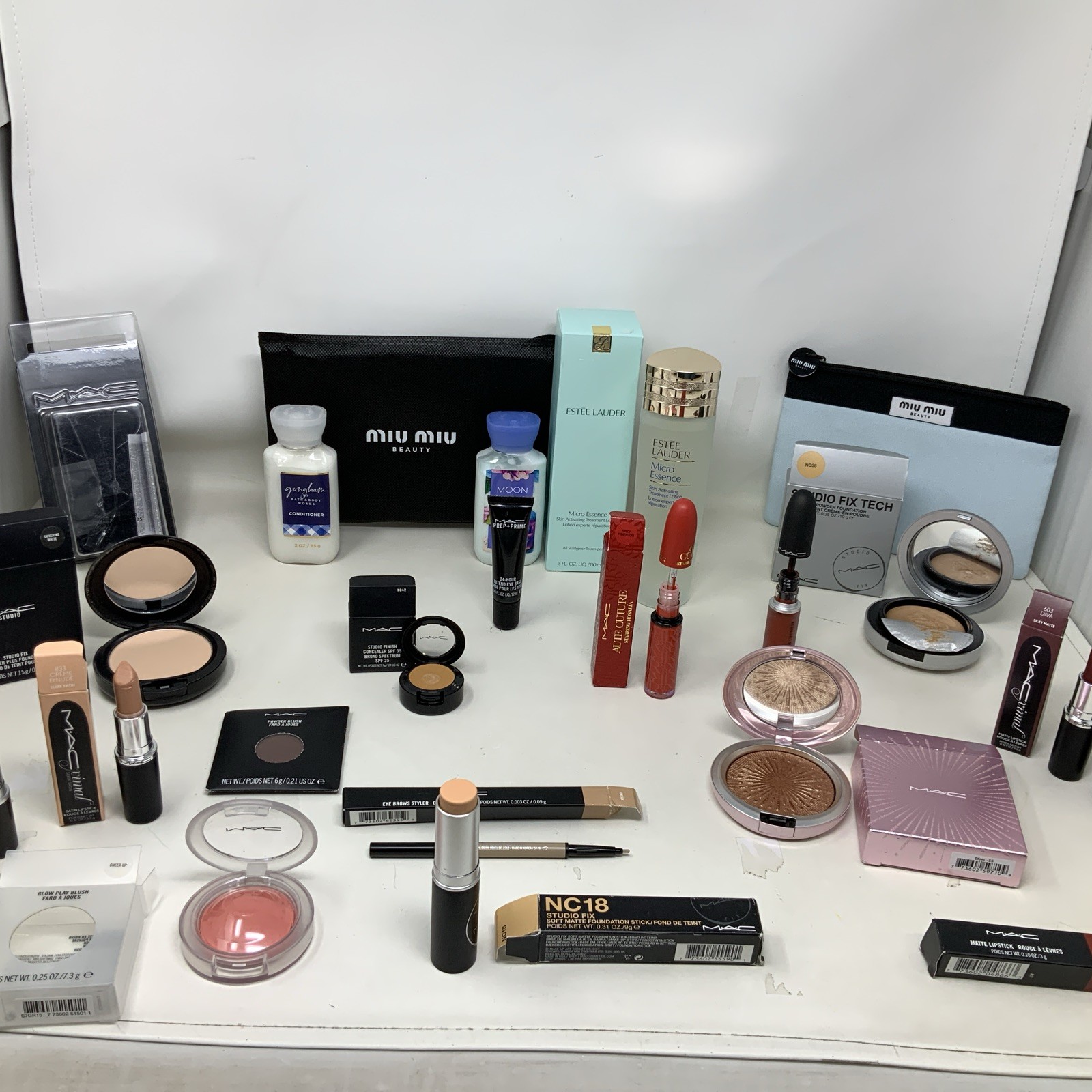 Huge Lot Of M.A.C 19 Pieces Full Size 100% ORIGINAL