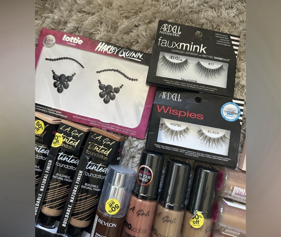 Makeup bundle 45 Items, Brands Include Neutrogena, Covergirl And LA Girl