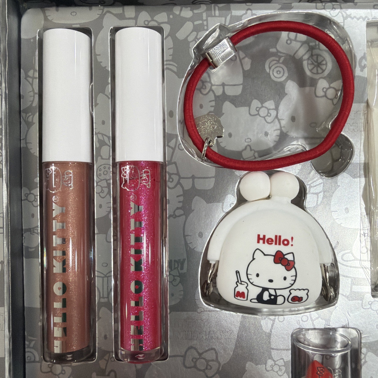Hello Kitty The Red Bow Beauty Diaries 40th Anniversary 15 Piece Makeup Kit NEW