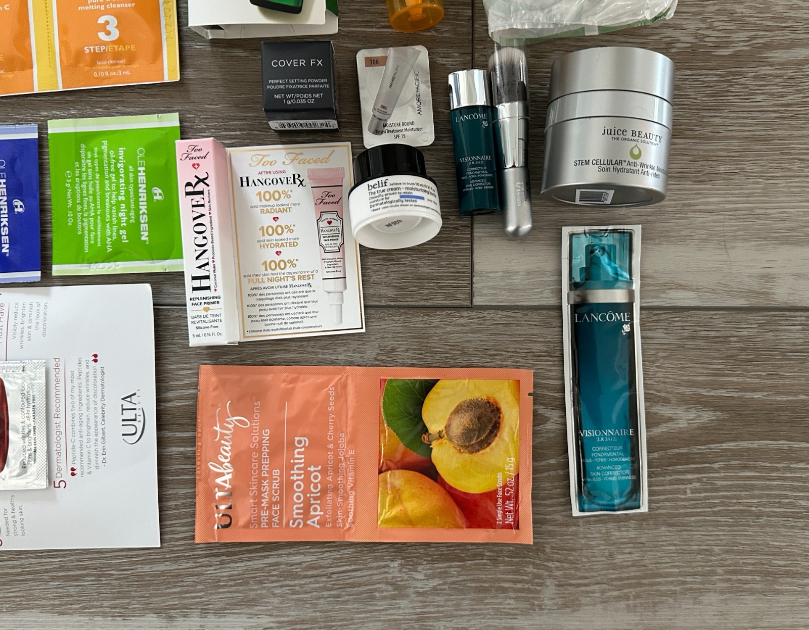 LARGE LOT OF BEAUTY / MAKE UP SAMPLES HENNKSEN CLINIQUE TWO FACED ETC