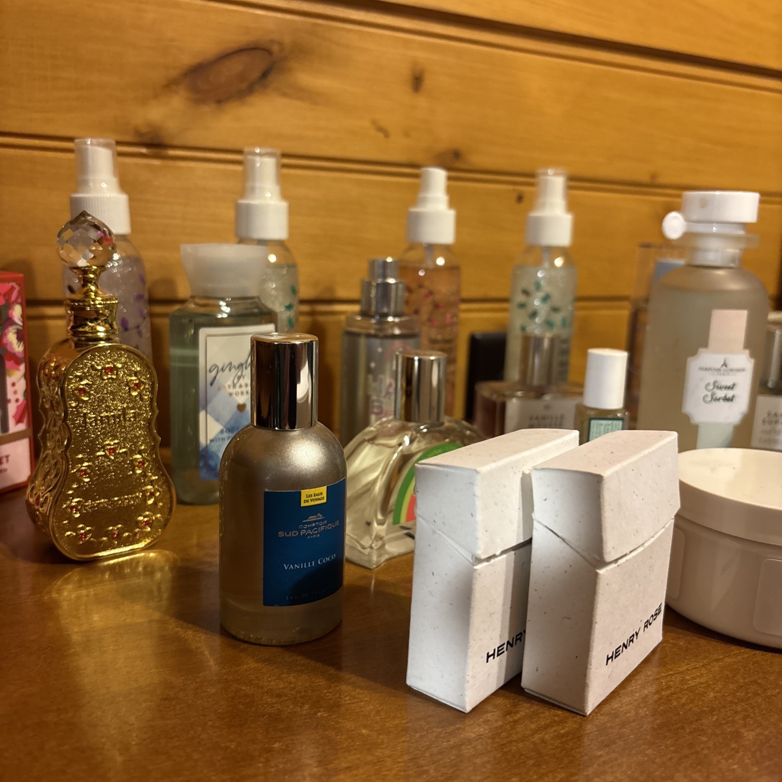 22 Pieces High End Mixed Beauty PERFUME SKINCARE Lot Juliette Gun