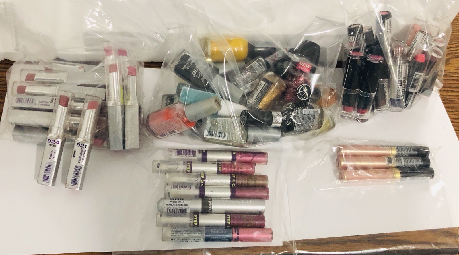 2,647 BRAND NEW PIECES of Jordana & Wet N Wild Makeup Lot RETAIL FOR OVER $10k