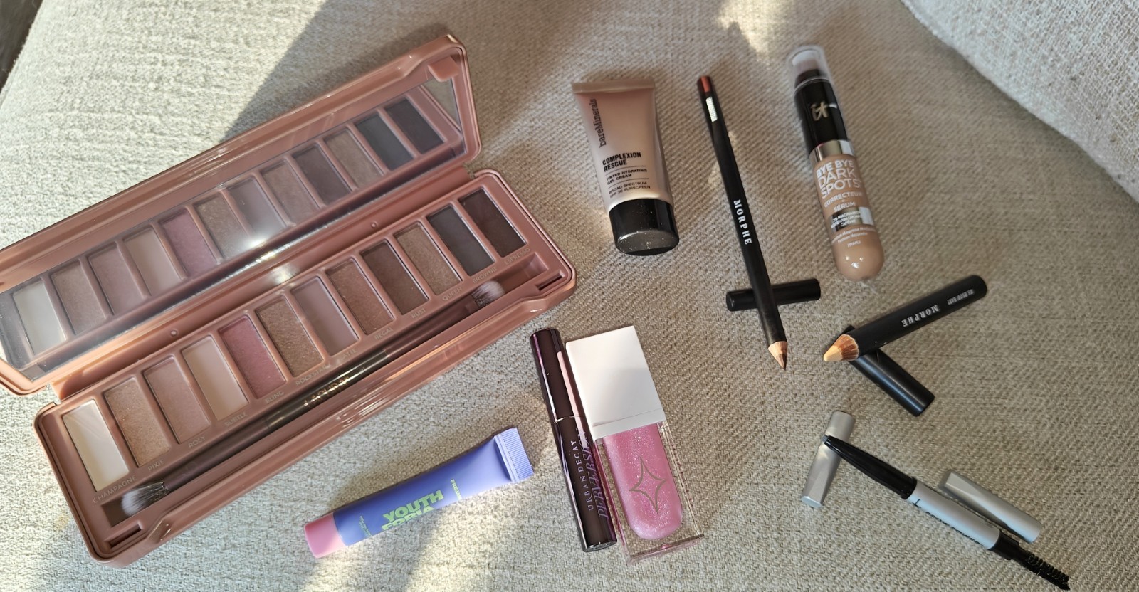 Beauty Bundle Feat: Bare Minerals, Morphe, UD, IT Cosmetics, Half Magic ++