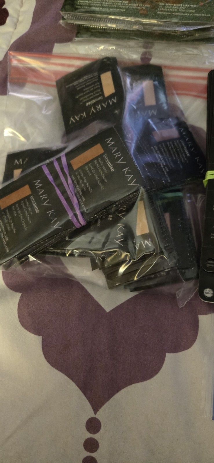 Mary Kay Lot of Assorted Samples Lines of Makeup, Timewise & Cleaners B14