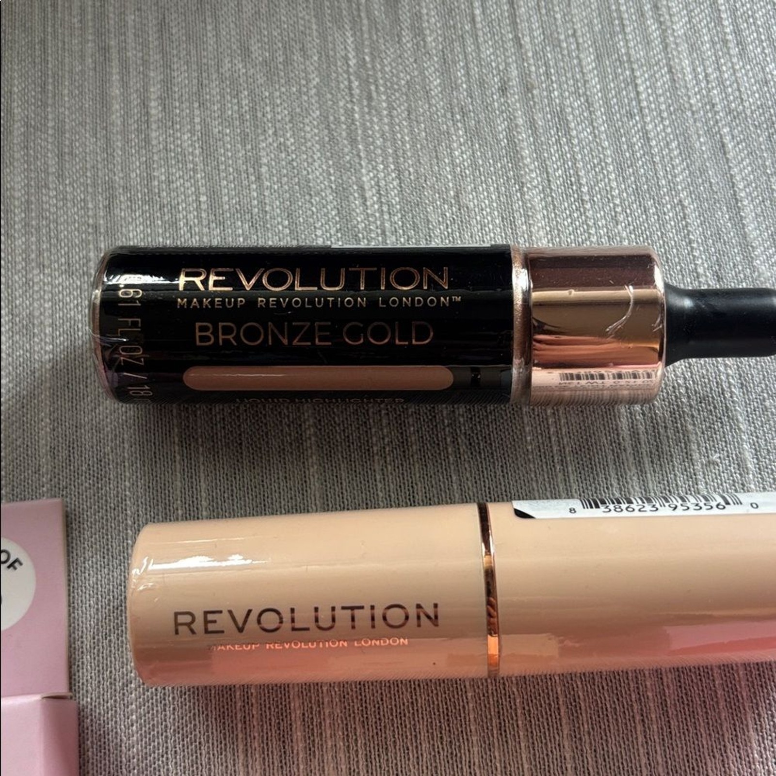 NWT New Light – Jeffree Star Revolution Kaja Makeup Bundle of 8 Items Light