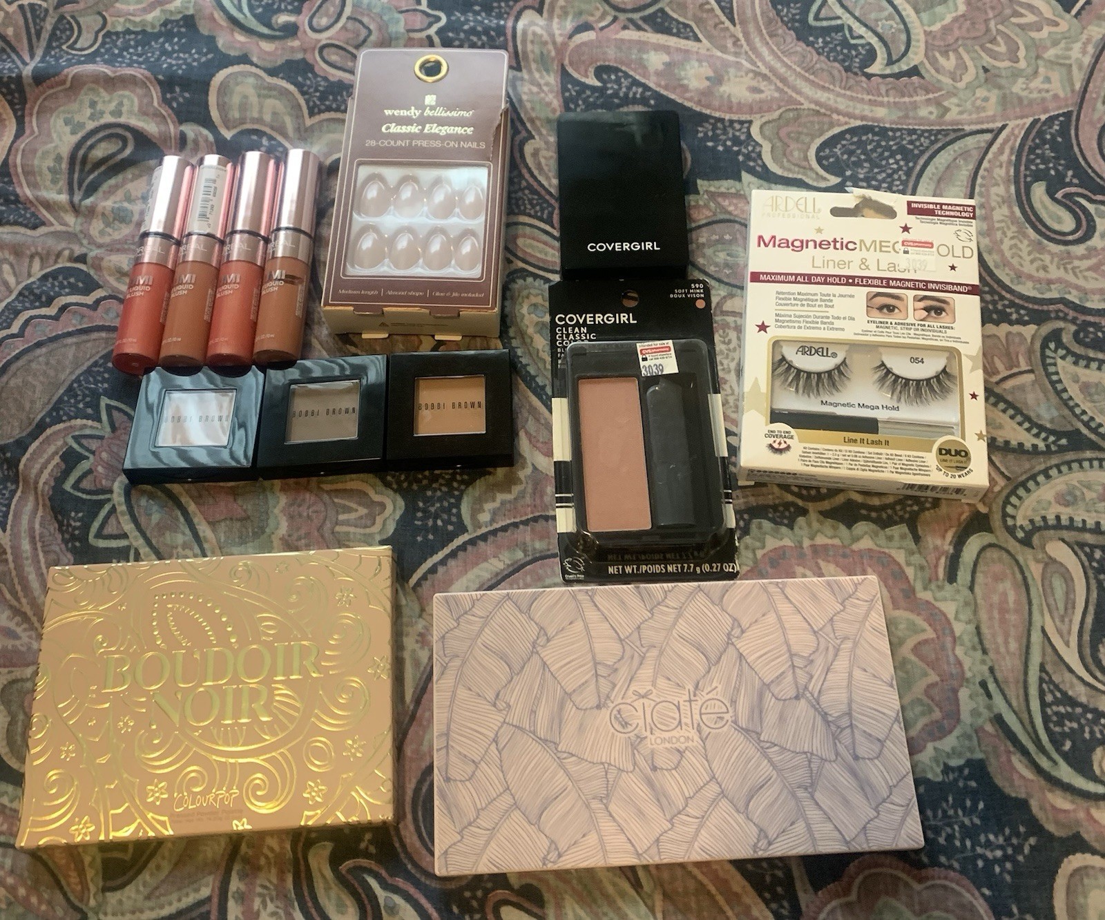 Make Up Lot (L’Oréal Paris, Cover Girl, Bobbi Brown , Colourpop, Ardell Lashes)