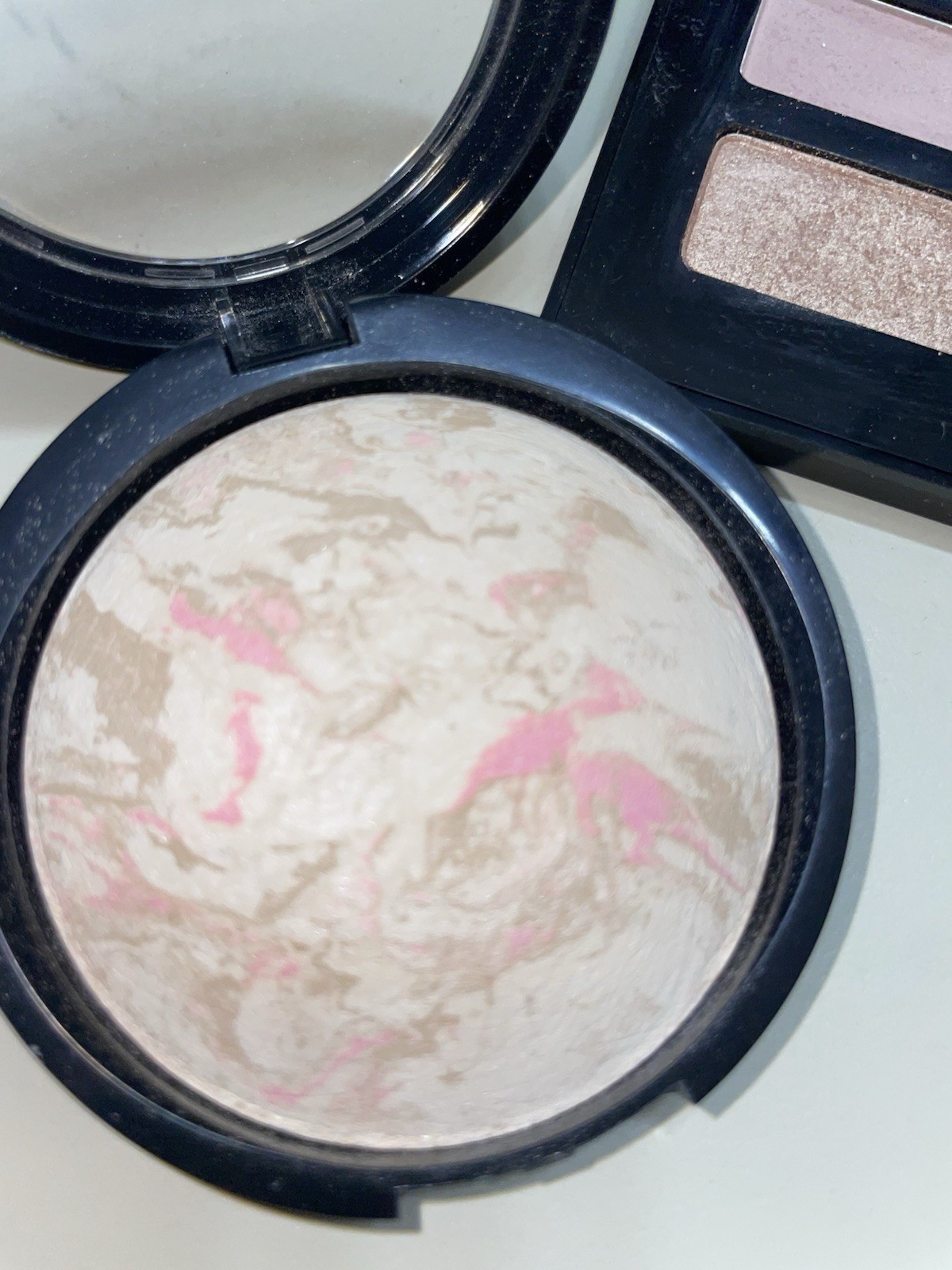 Laura Geller Full Size Foundation Powder and Eyeshadow Set
