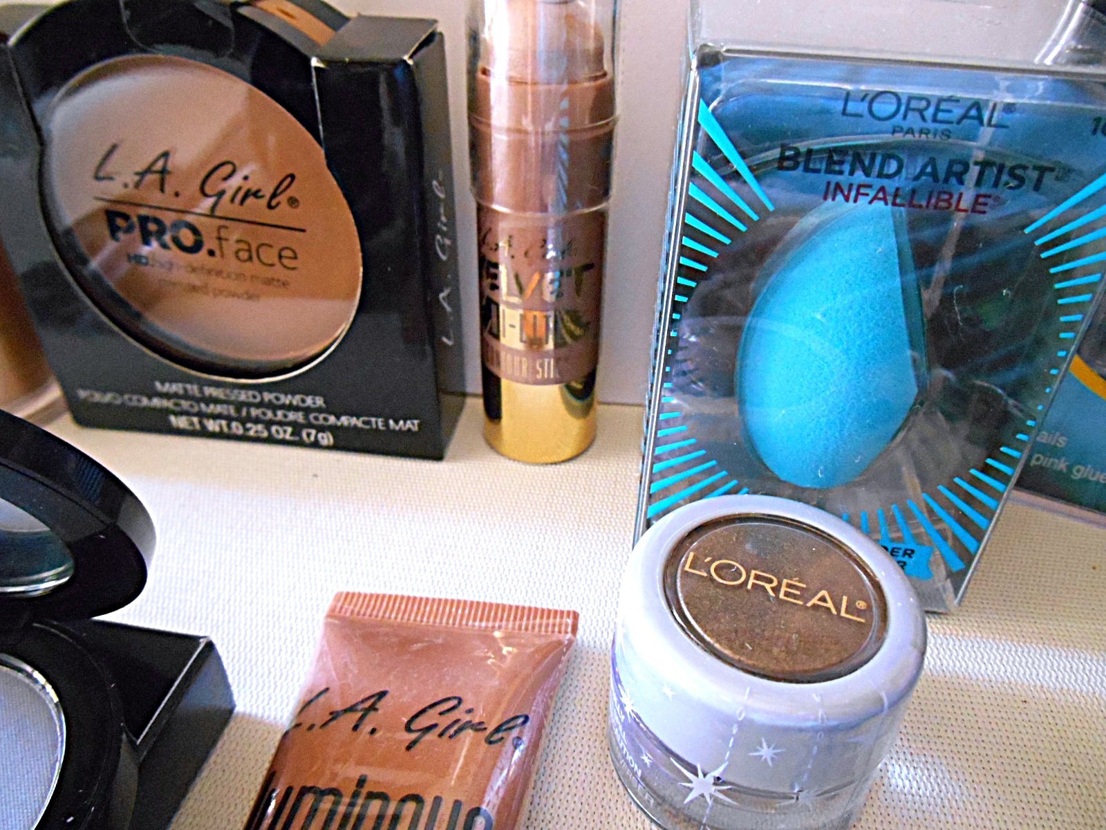 20 Piece Mixed Makeup Lot -Full Size – Tan M30