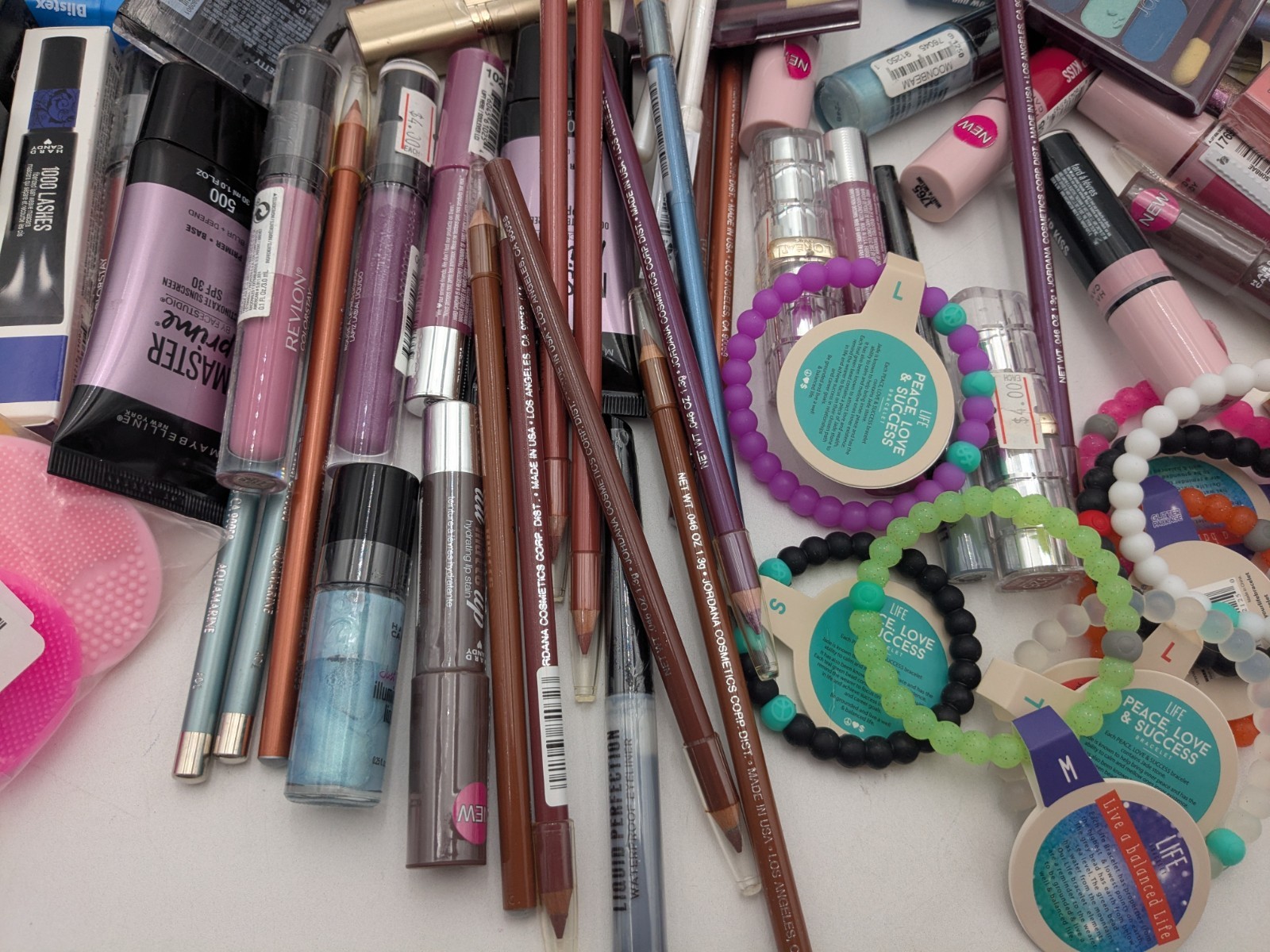 Makeup, Hair and Beauty Set of 130 items. You receive everything in photos! 4
