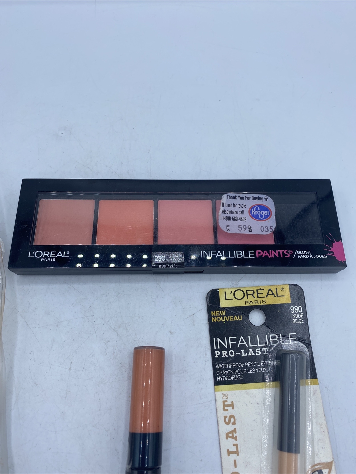 4 Piece Makeup Lot L’Oreal Including Eyeliner Pencil , Blush, Eyeshadow & Brush