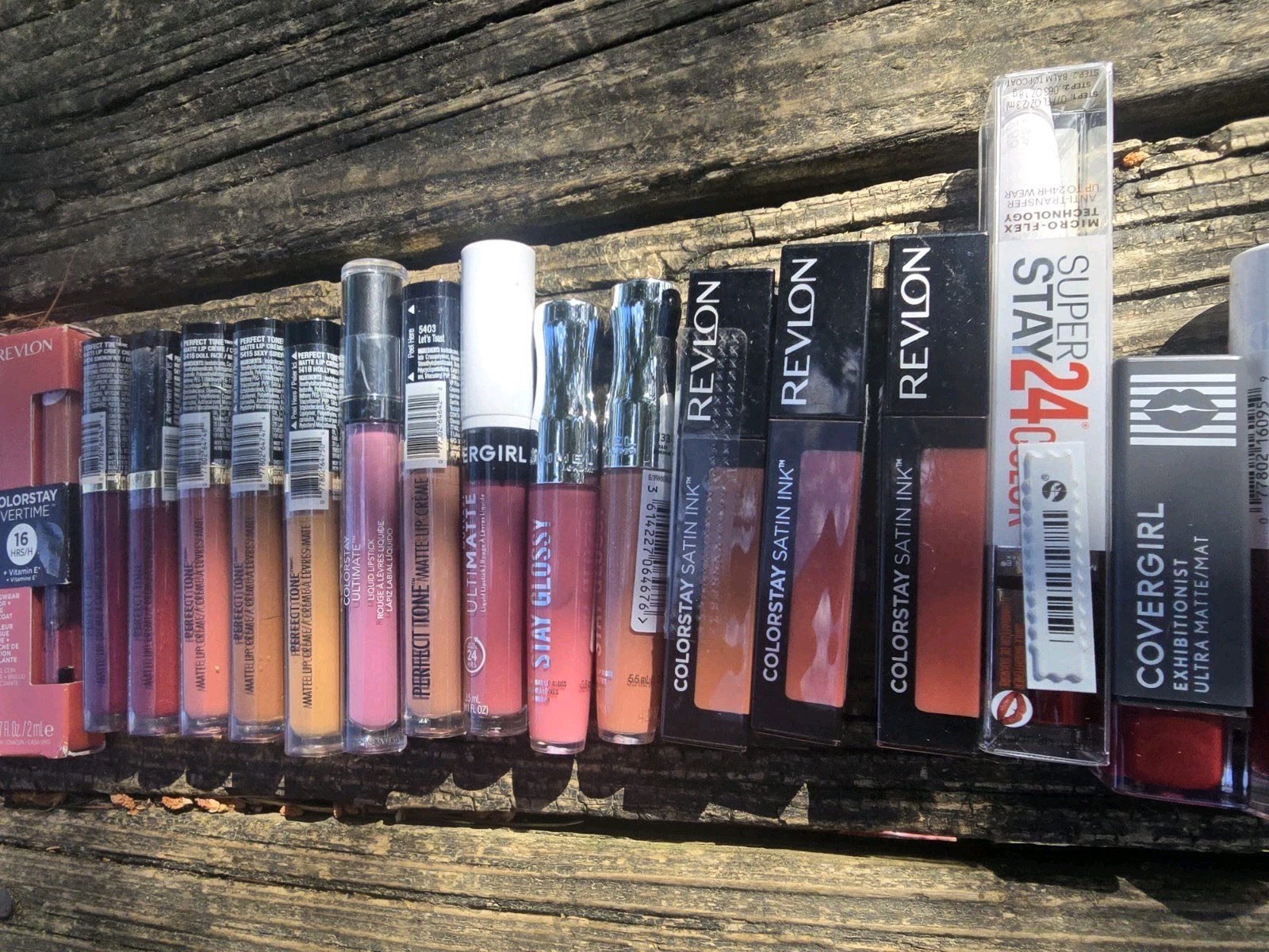 LOT 26 NEW LIPSTICKS LIP GLOSS STAIN BALM REVLON COVERGIRL RIMMEL