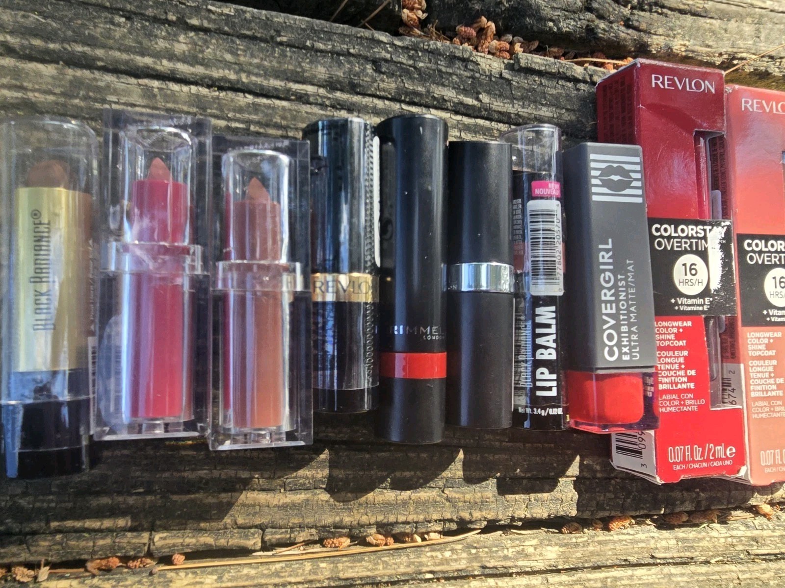 LOT 26 NEW LIPSTICKS LIP GLOSS STAIN BALM REVLON COVERGIRL RIMMEL